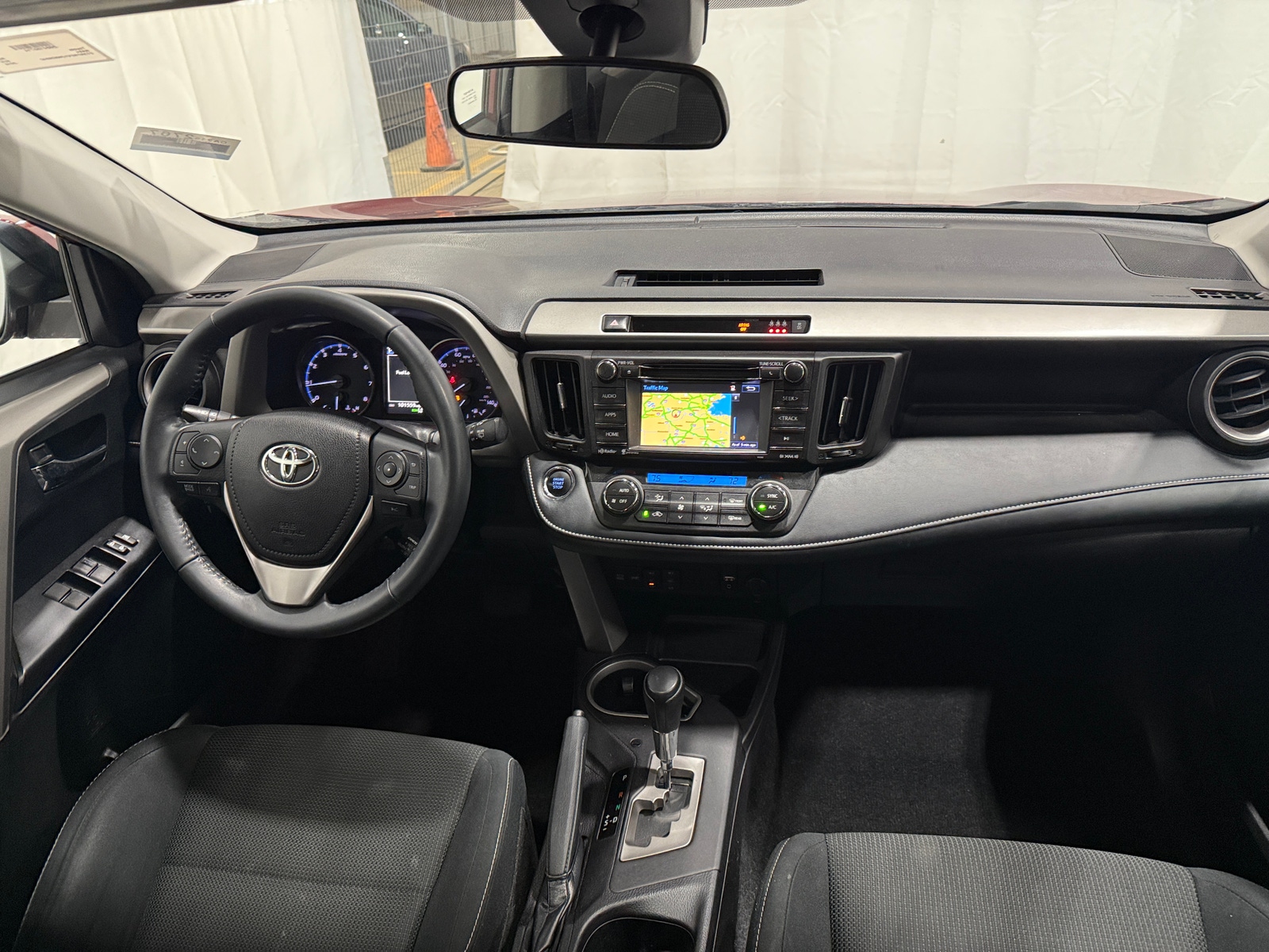 Thumbnail: 2018 Toyota RAV4 - 3