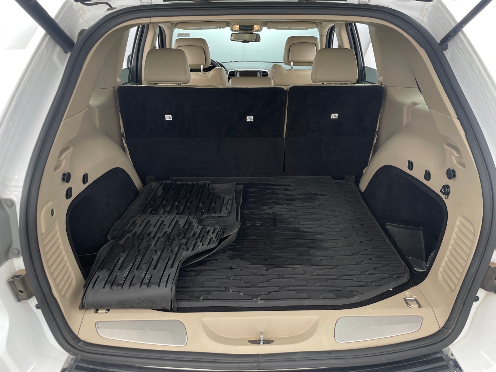 Thumbnail: 2014 Jeep Grand Cherokee - 6