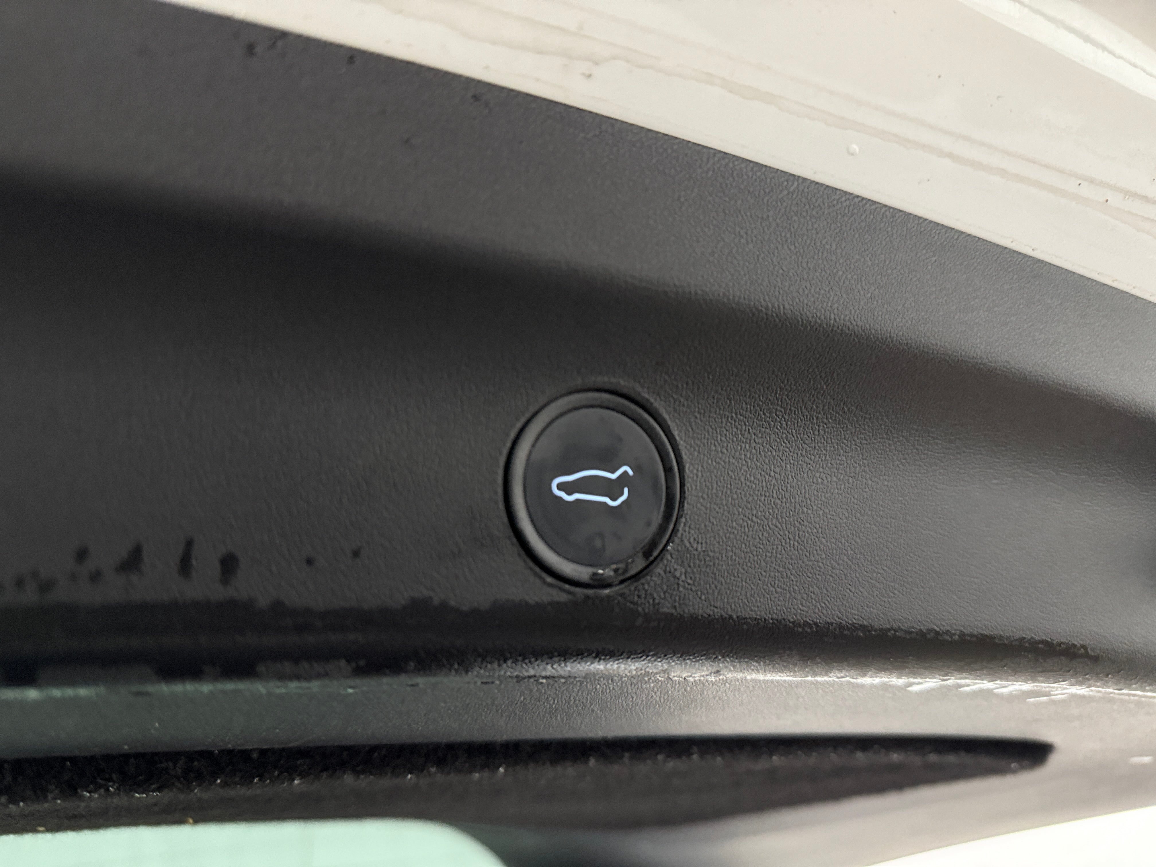 Used 2021 Tesla Model Y Long Range with VIN 5YJYGDEE2MF063036 for sale in Oak Creek, WI