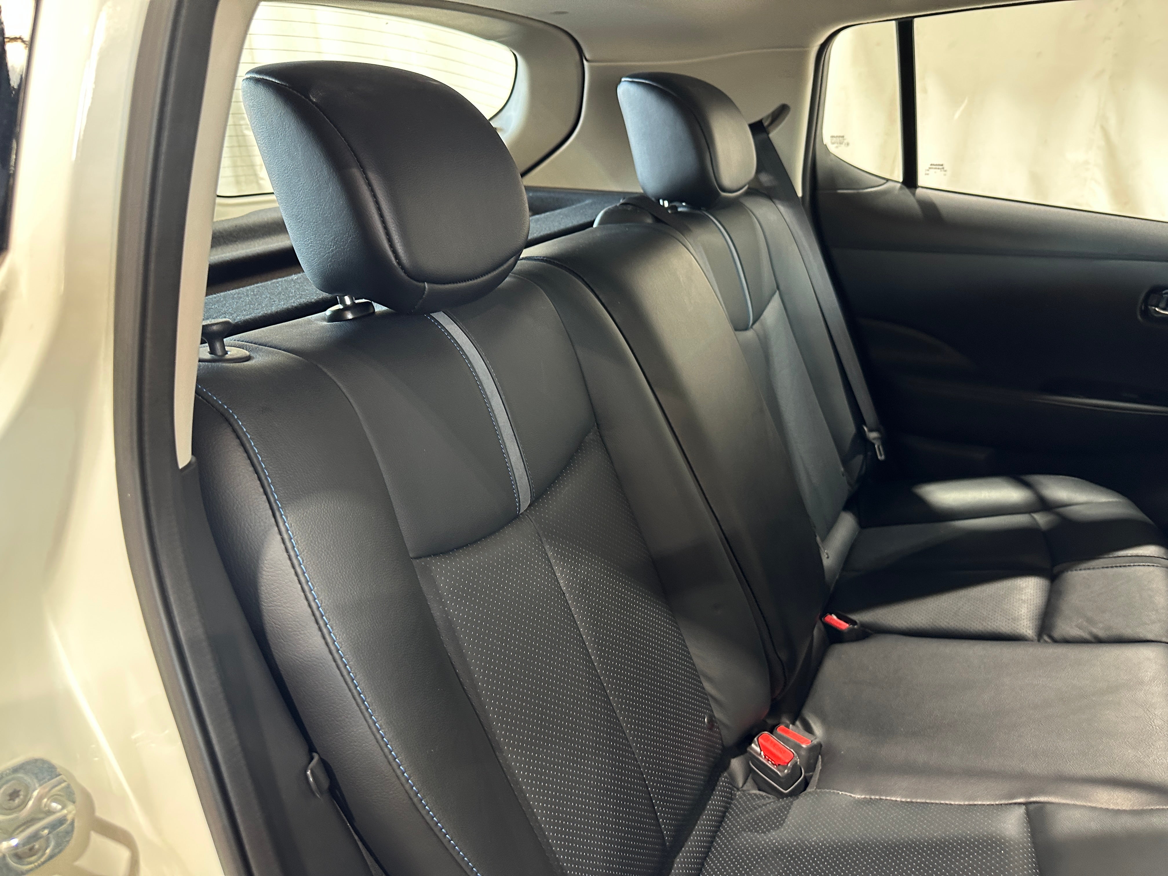 Used 2018 Nissan LEAF SL with VIN 1N4AZ1CP1JC317154 for sale in Oak Creek, WI