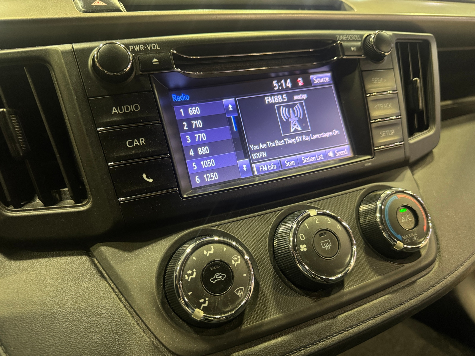 Thumbnail: 2018 Toyota RAV4 - 4
