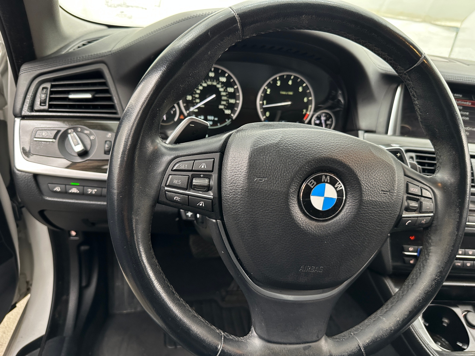 Thumbnail: 2015 BMW 5 Series - 4