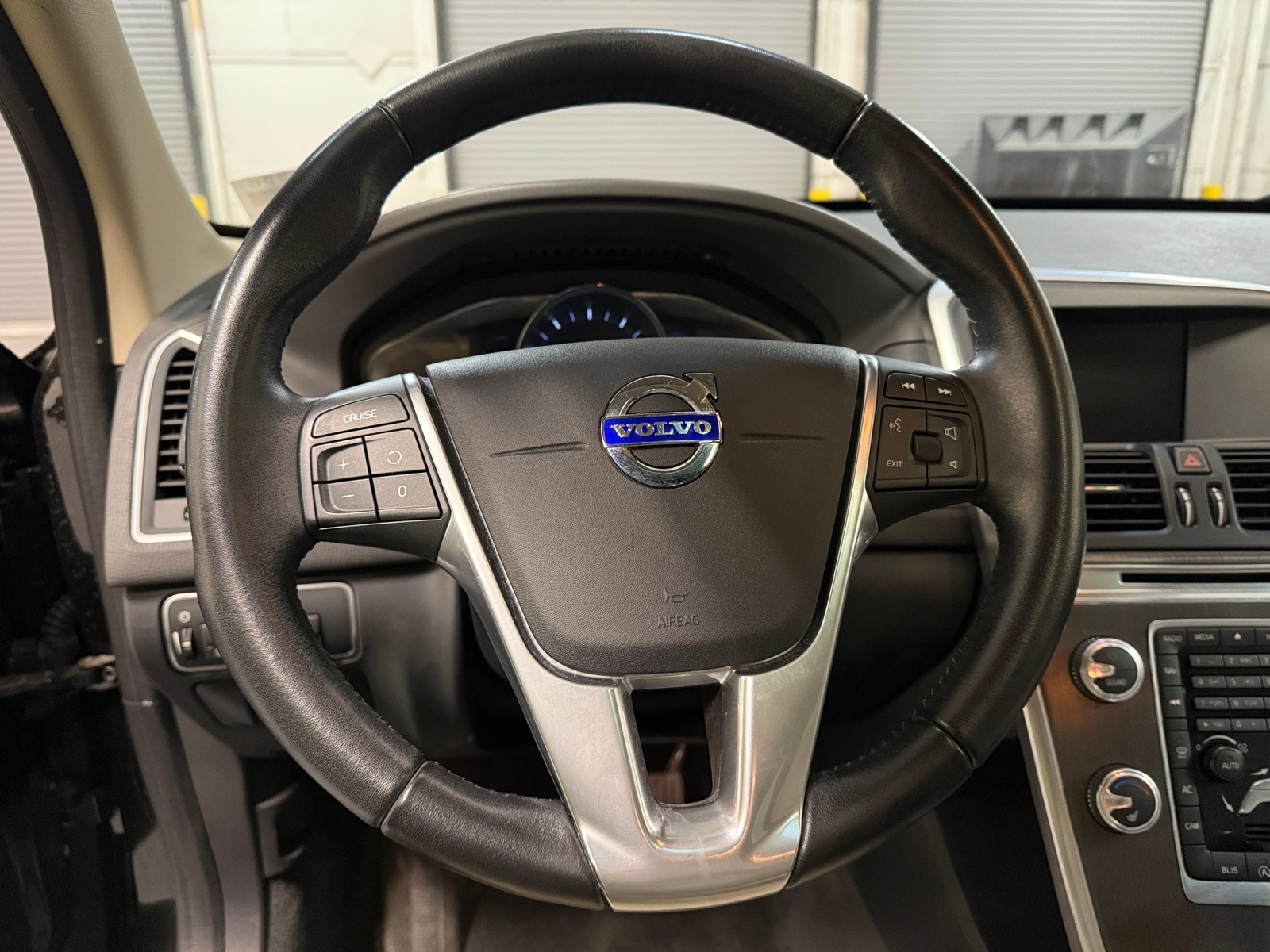 Thumbnail: 2016 Volvo XC60 - 4