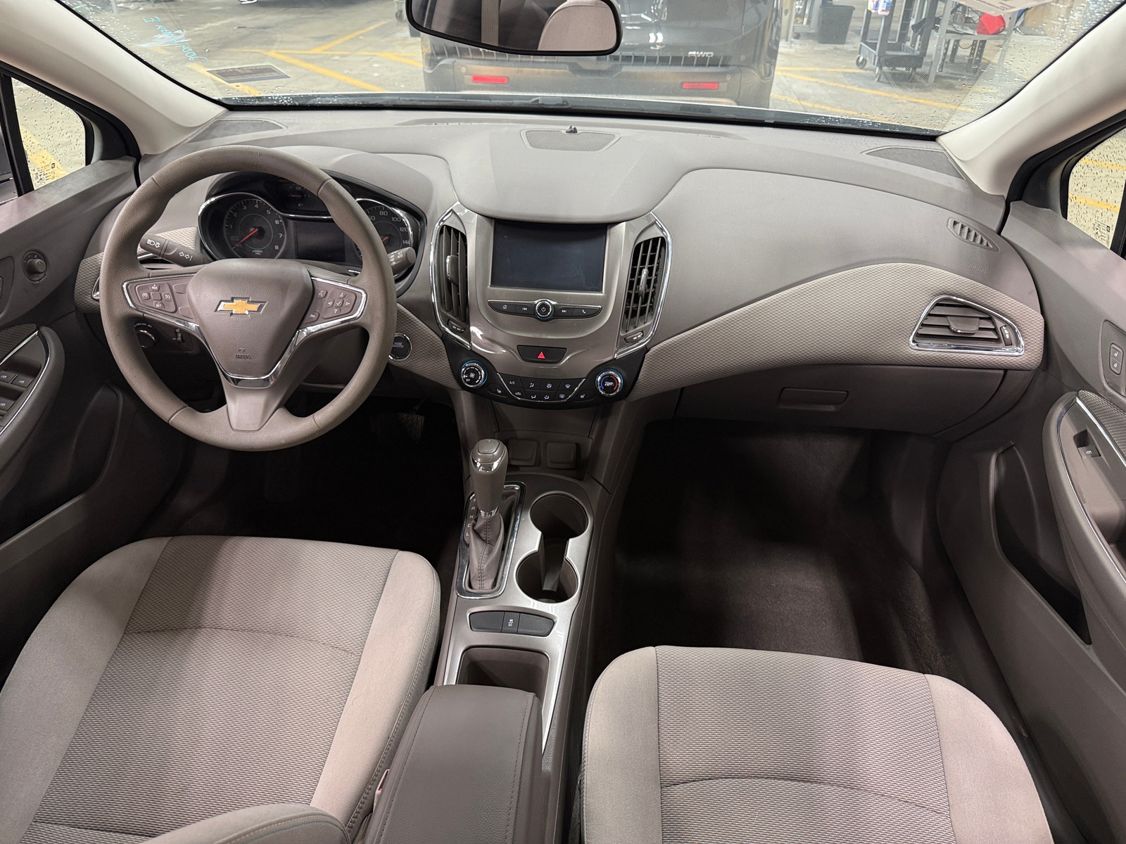 Thumbnail: 2018 Chevrolet Cruze - 3