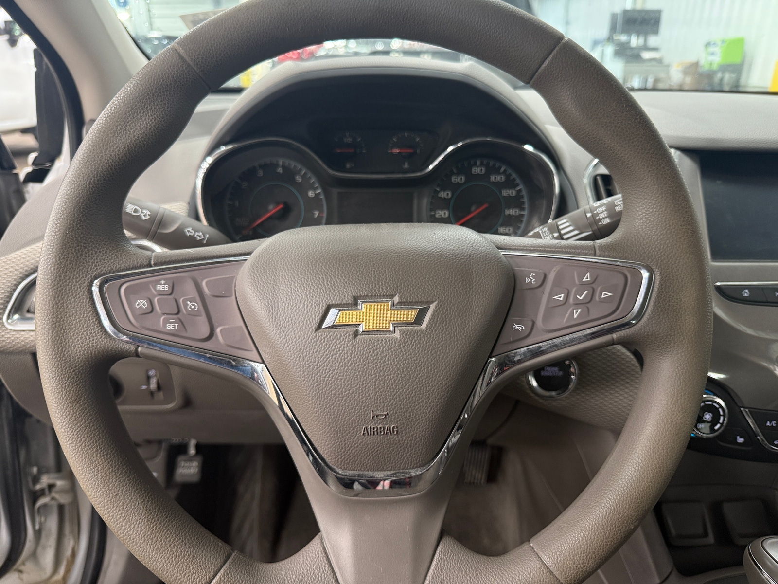 Thumbnail: 2018 Chevrolet Cruze - 5