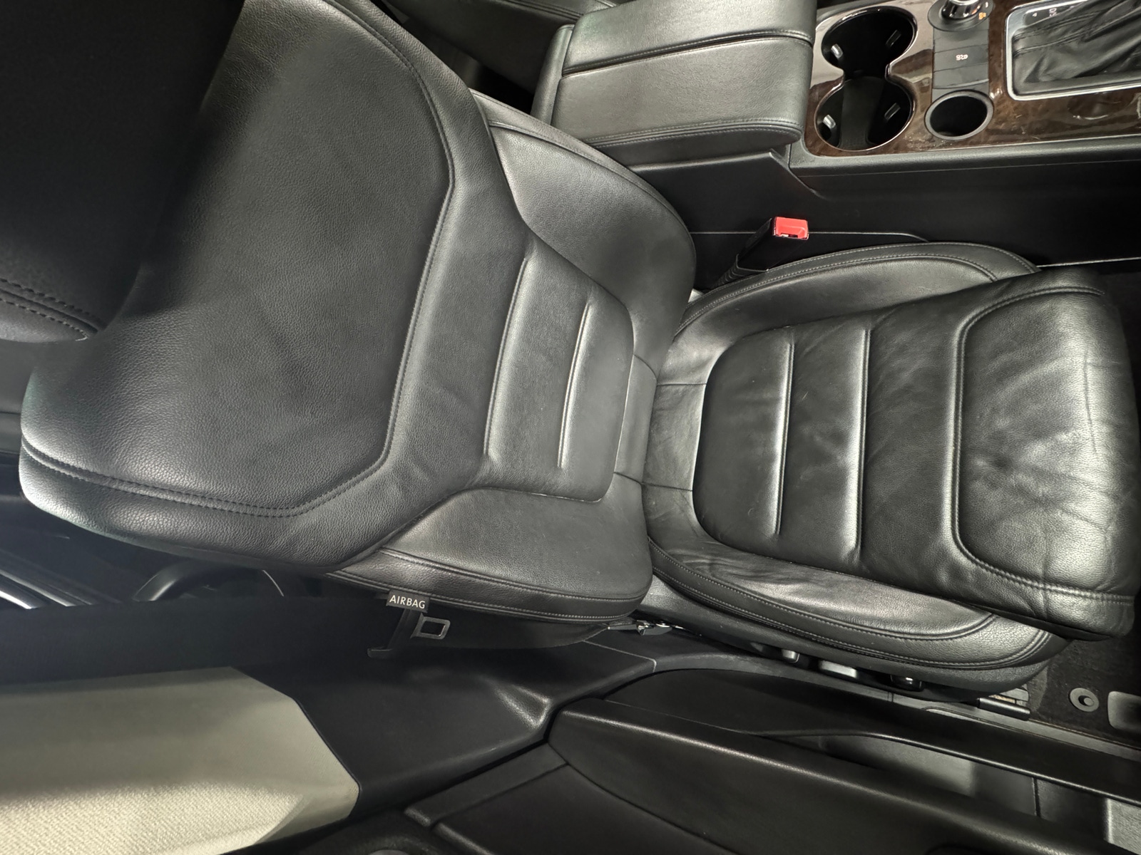 Thumbnail: 2013 Volkswagen Touareg - 2