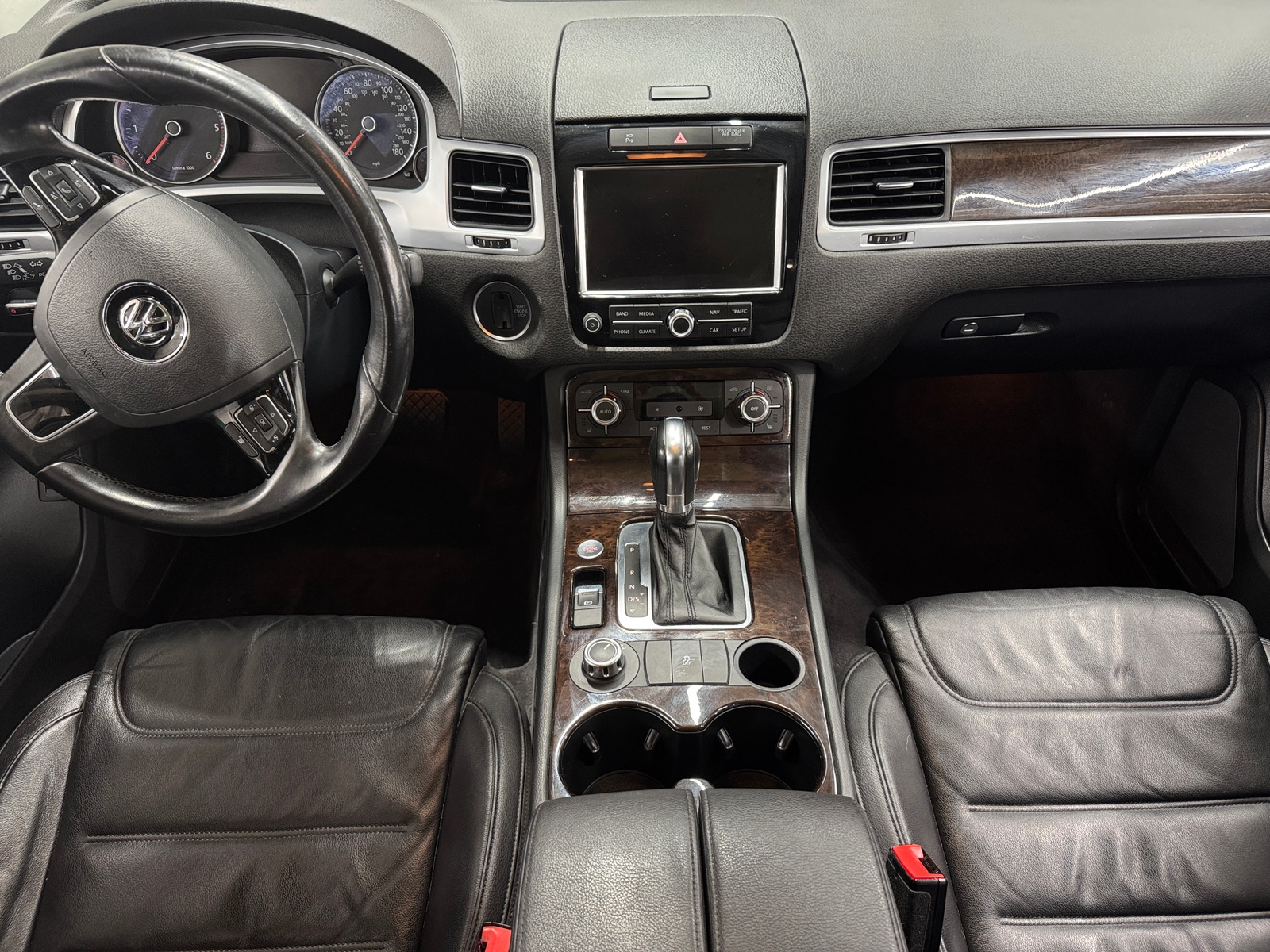 Thumbnail: 2013 Volkswagen Touareg - 3