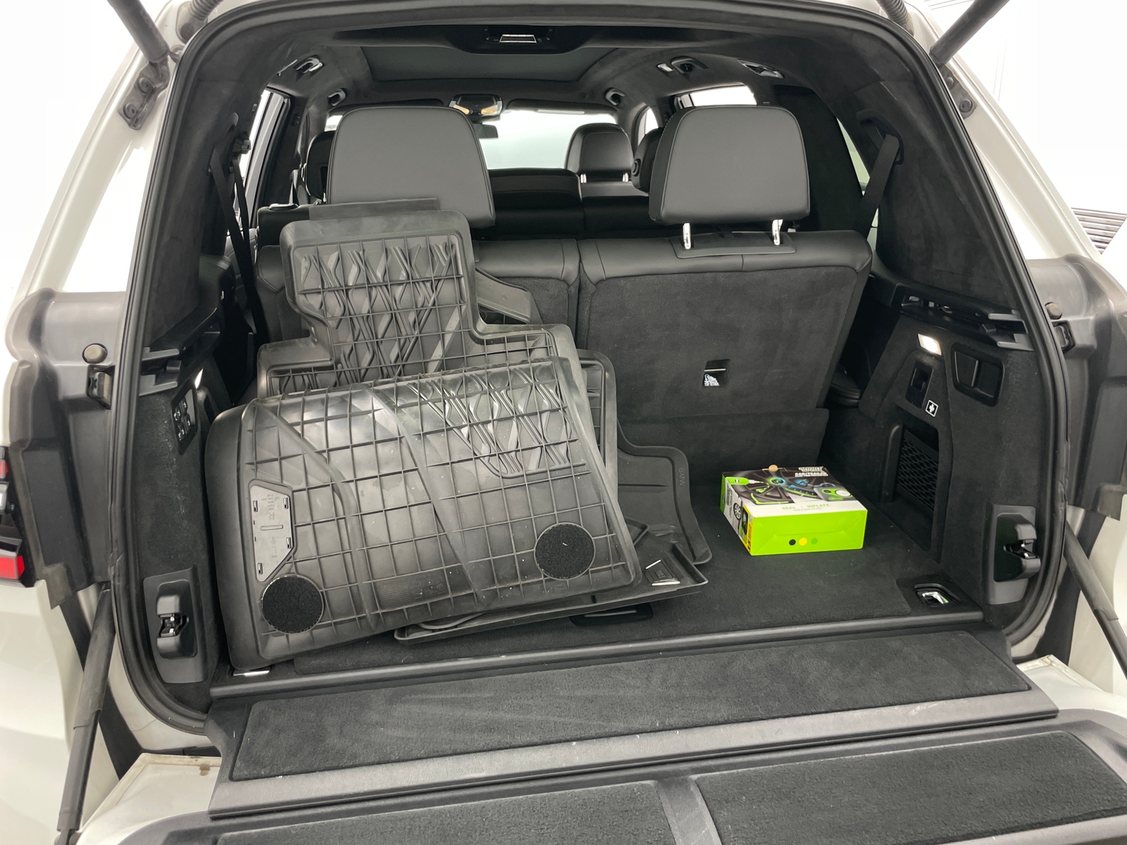 Thumbnail: 2023 BMW X7 - 6