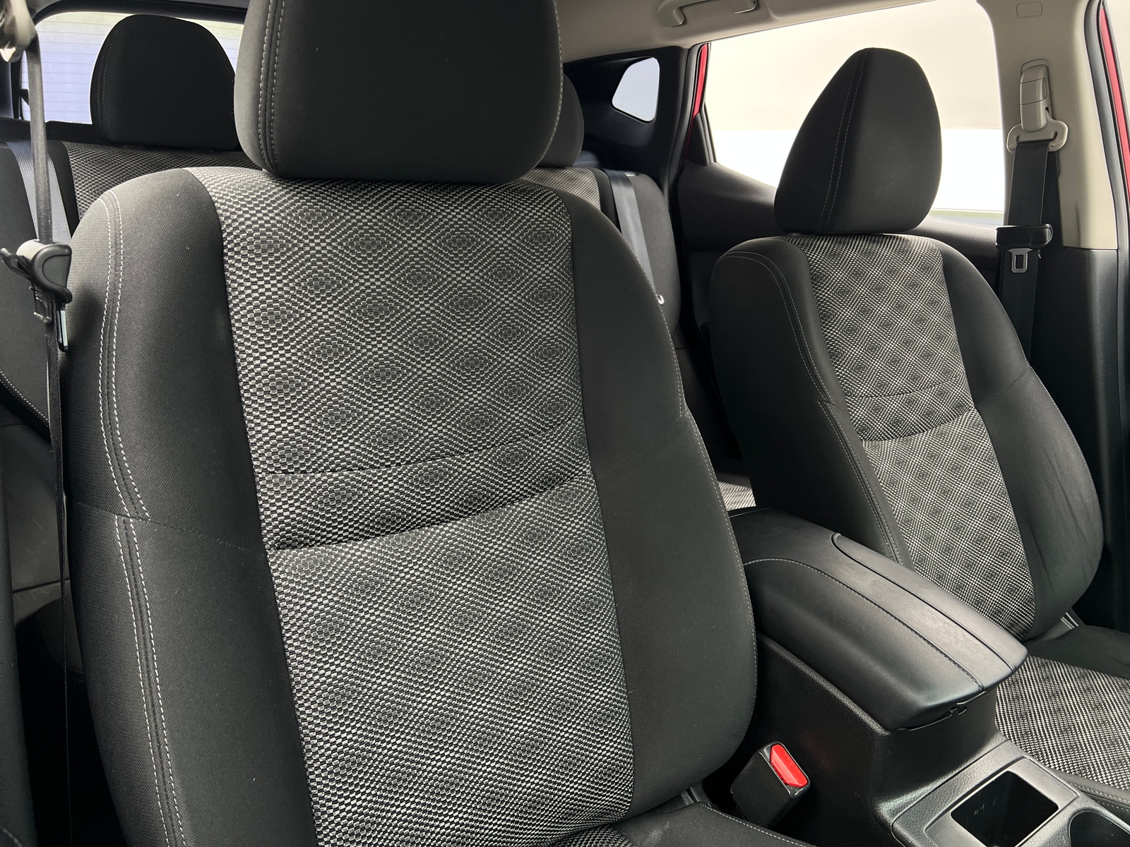 Thumbnail: 2018 Nissan Rogue Sport - 2