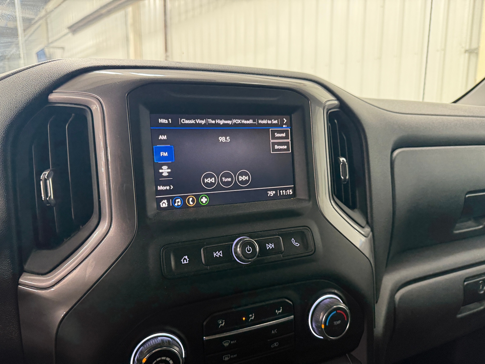 Thumbnail: 2022 Chevrolet Silverado 1500 - 4