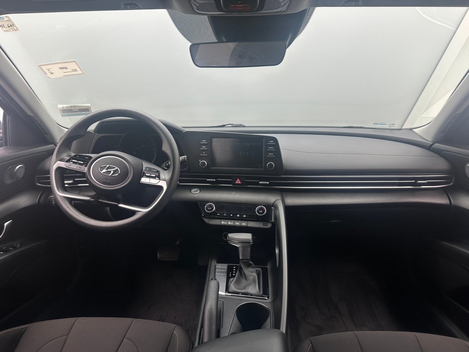 Thumbnail: 2023 Hyundai Elantra - 3