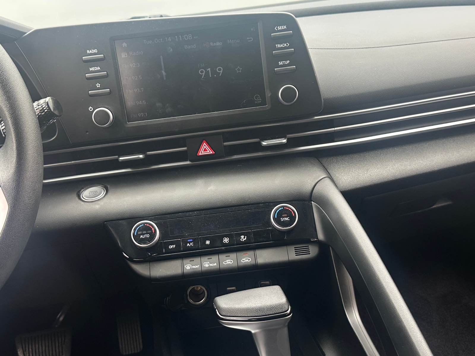 Thumbnail: 2023 Hyundai Elantra - 4