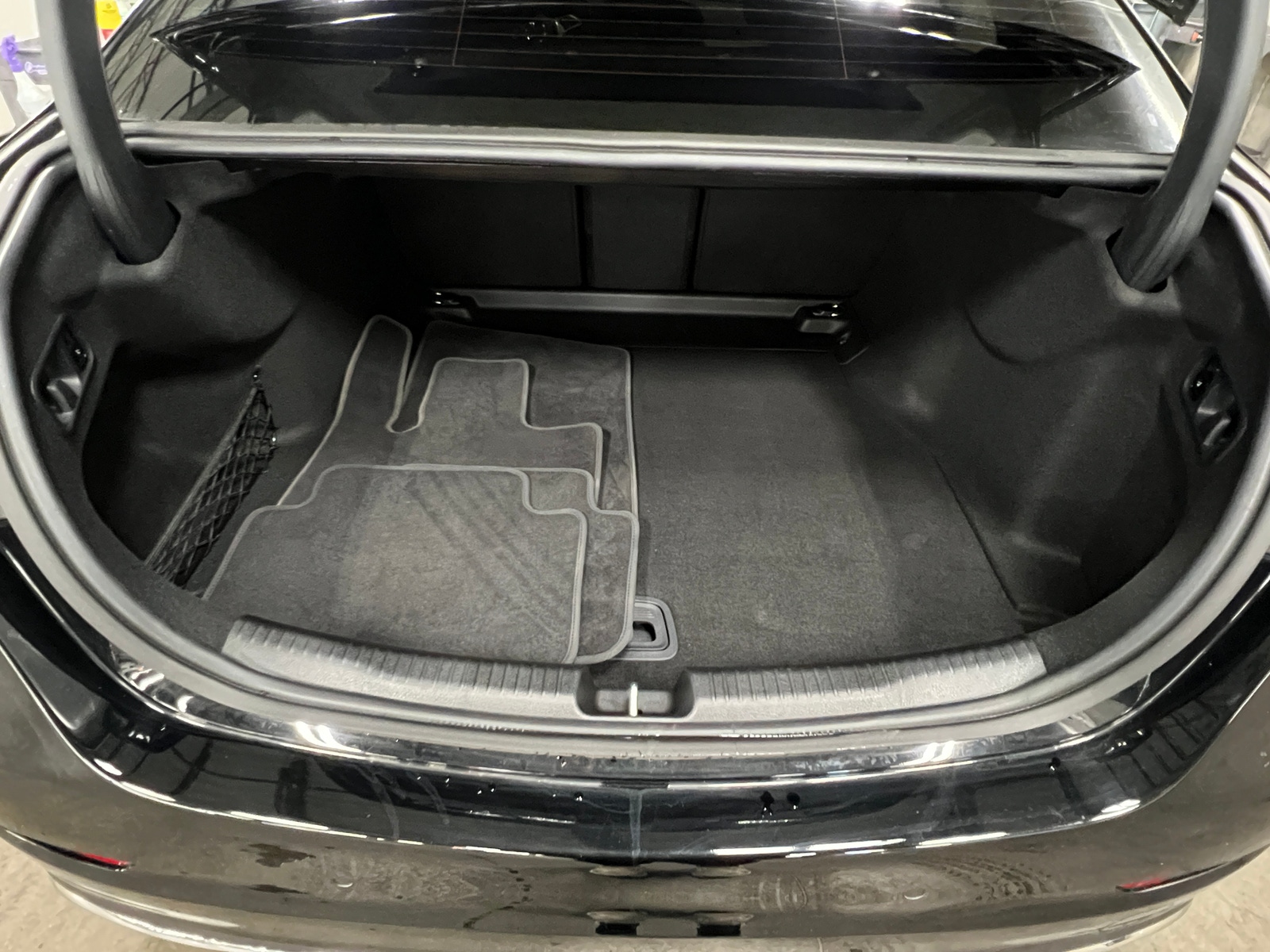 Thumbnail: 2025 Mercedes-Benz C-Class - 6