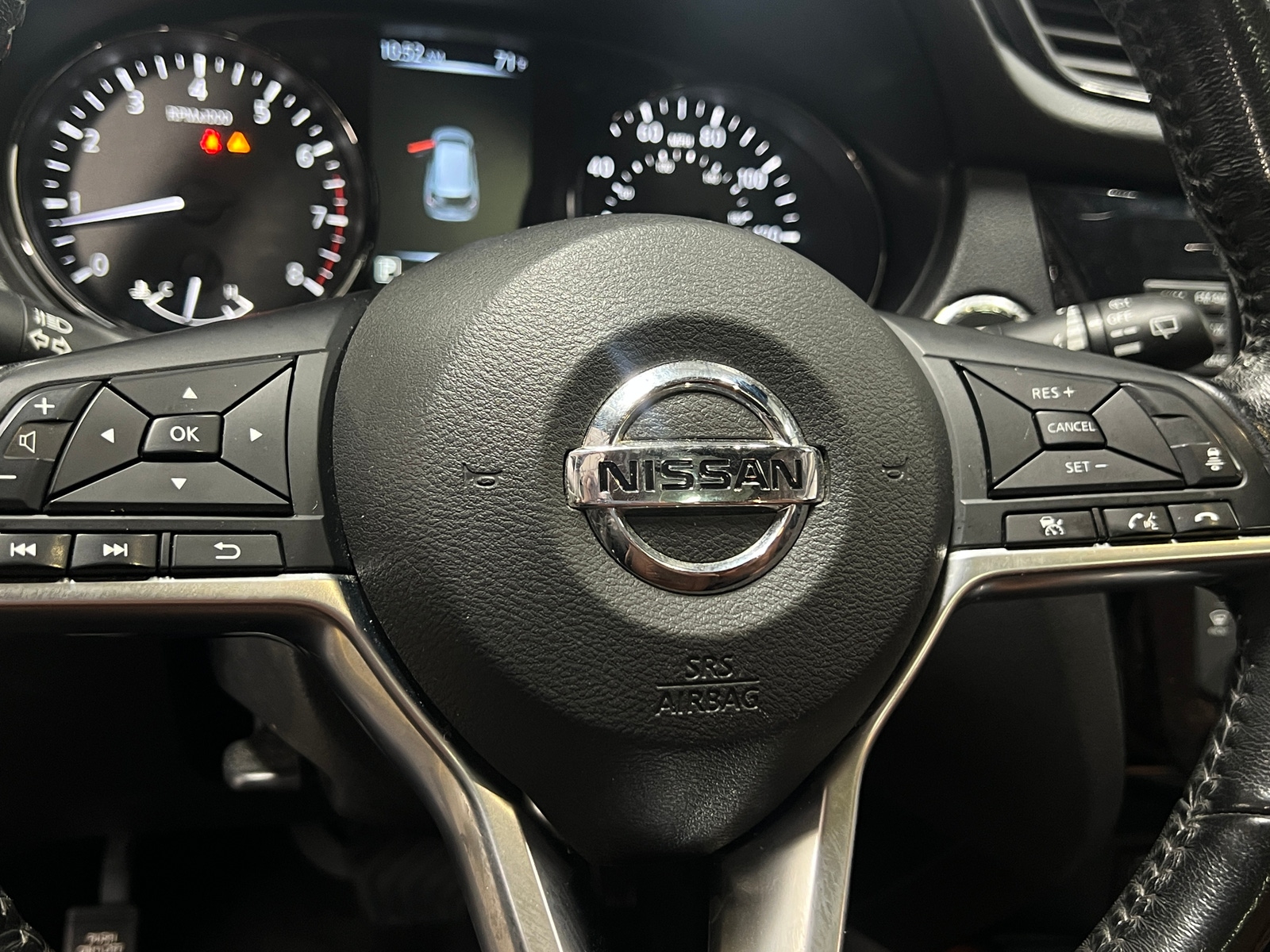 Thumbnail: 2017 Nissan Rogue - 4