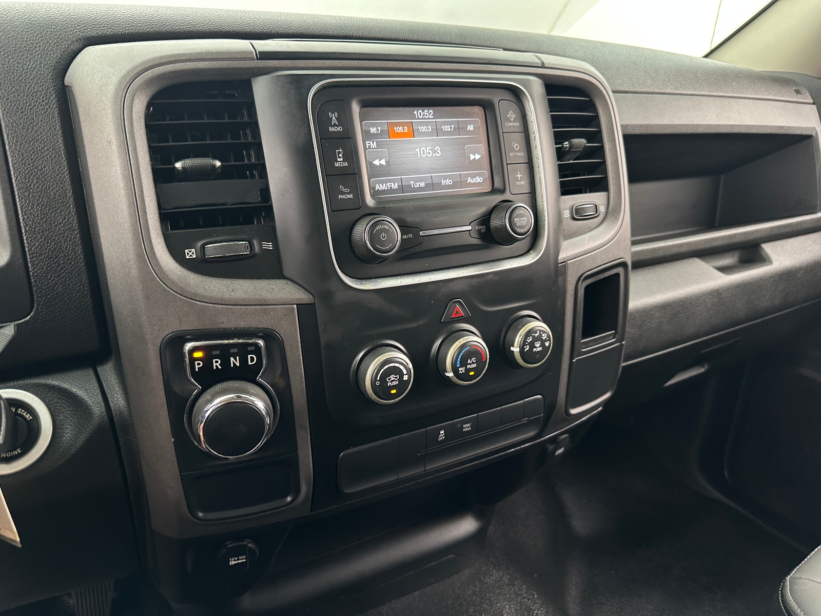 Thumbnail: 2022 RAM 1500 Classic - 3