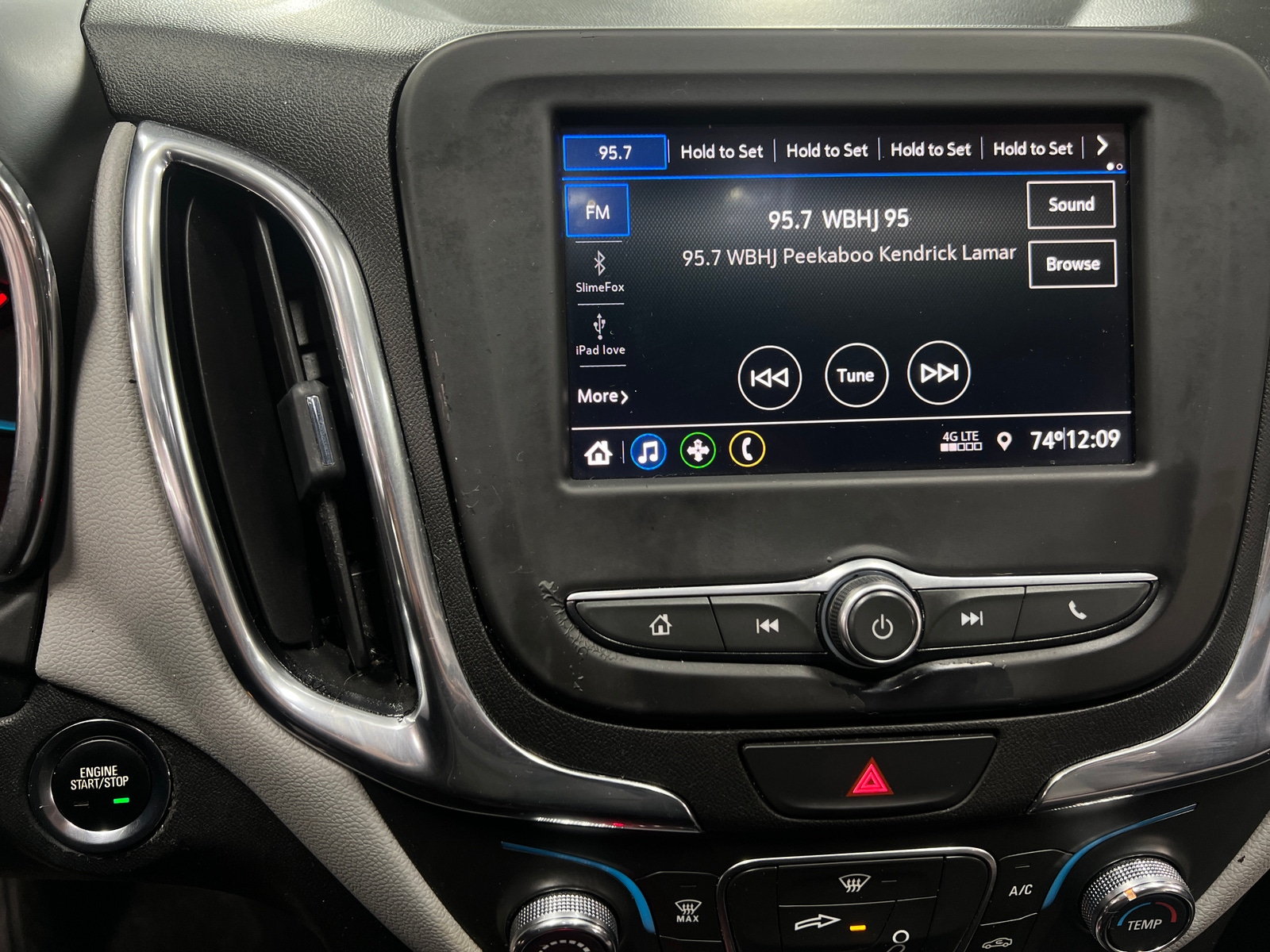 Thumbnail: 2020 Chevrolet Equinox - 4