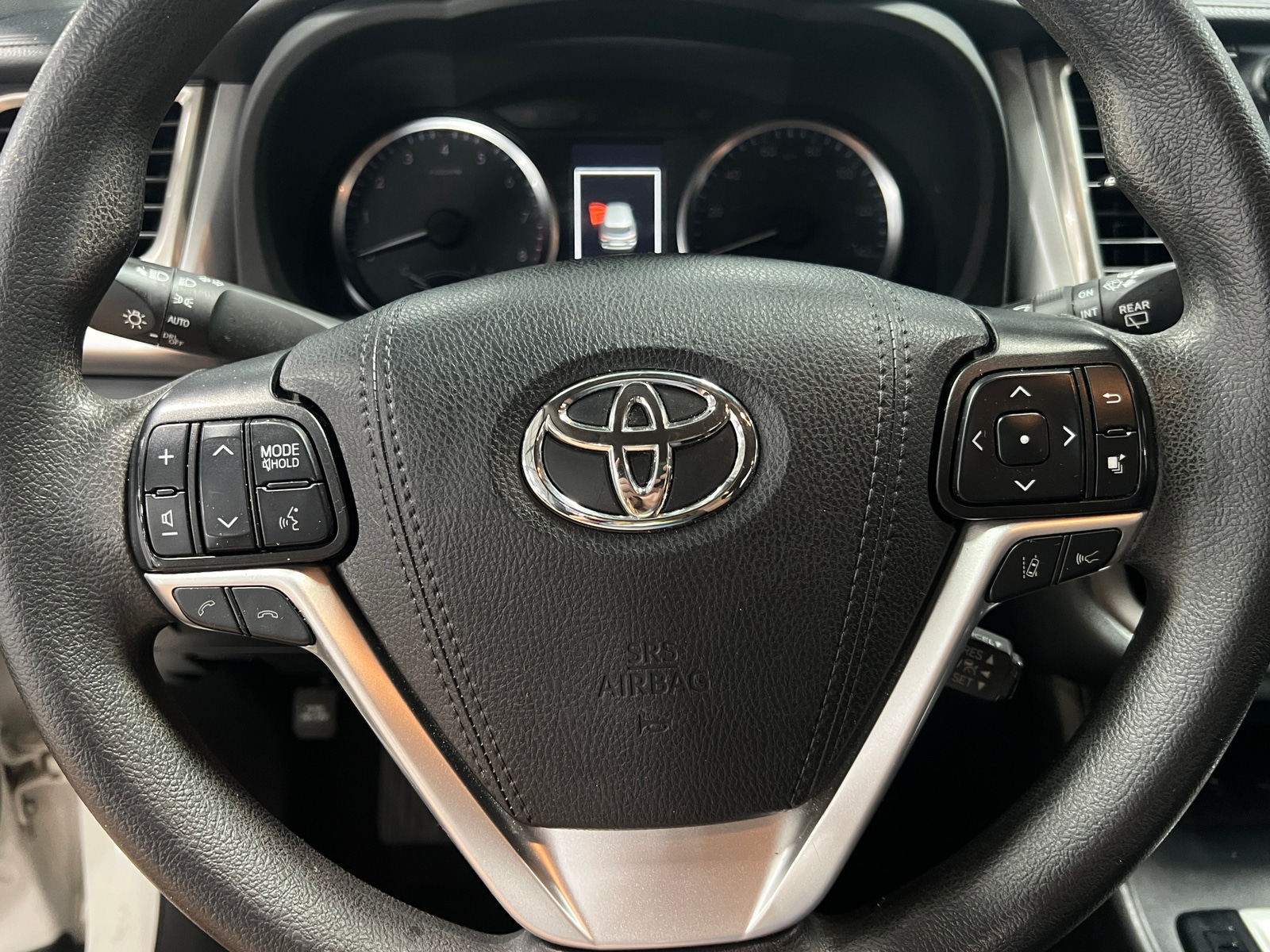 Thumbnail: 2019 Toyota Highlander - 5