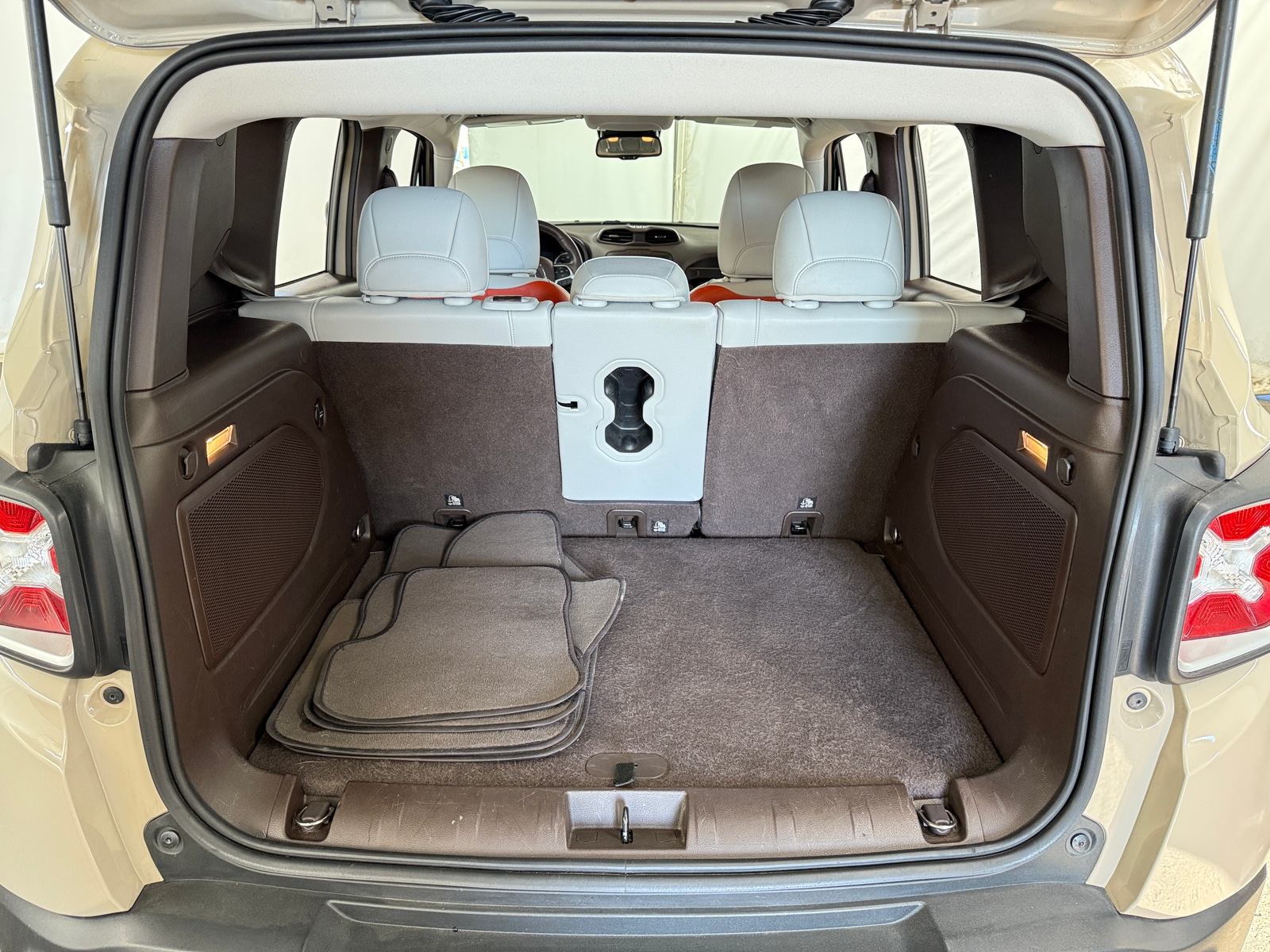 Thumbnail: 2015 Jeep Renegade - 6