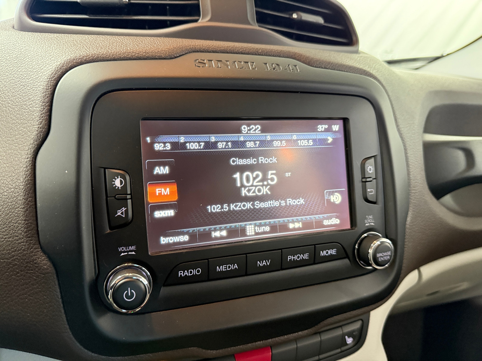 Thumbnail: 2015 Jeep Renegade - 3