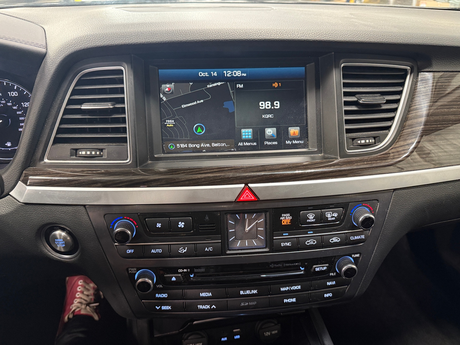 Thumbnail: 2015 Hyundai Genesis - 3