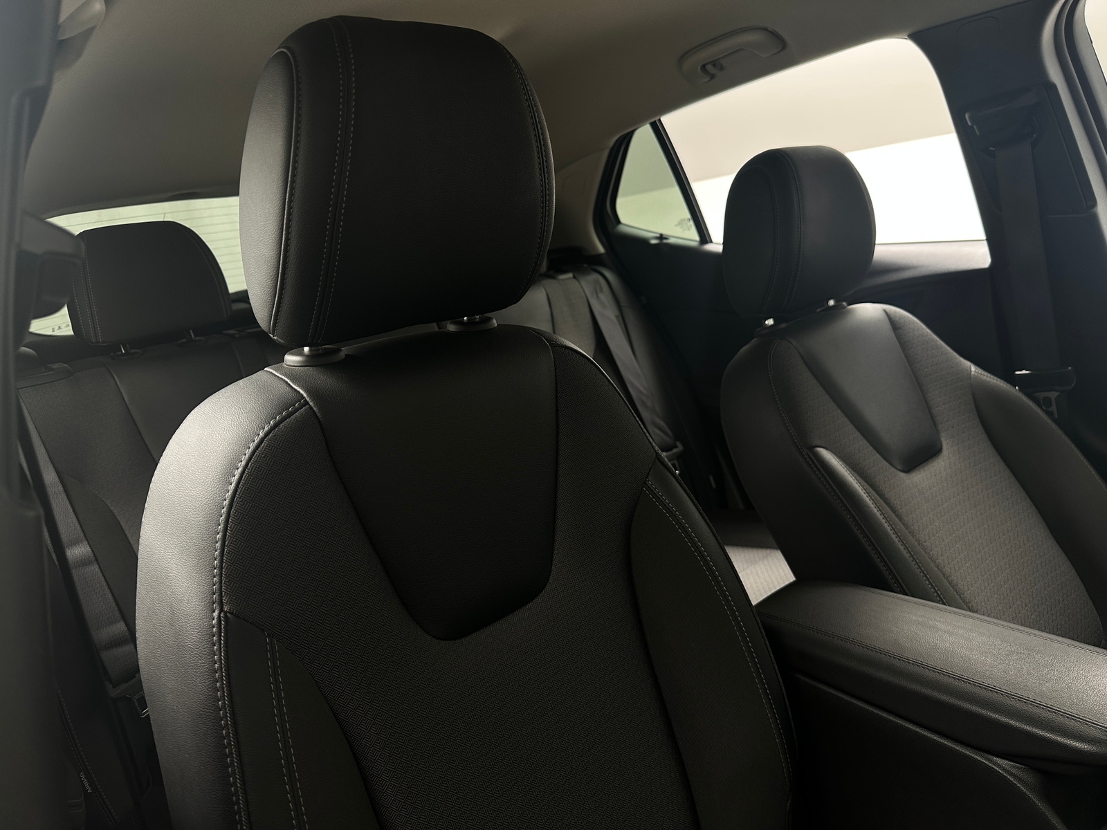 Thumbnail: 2022 Buick Encore GX - 2