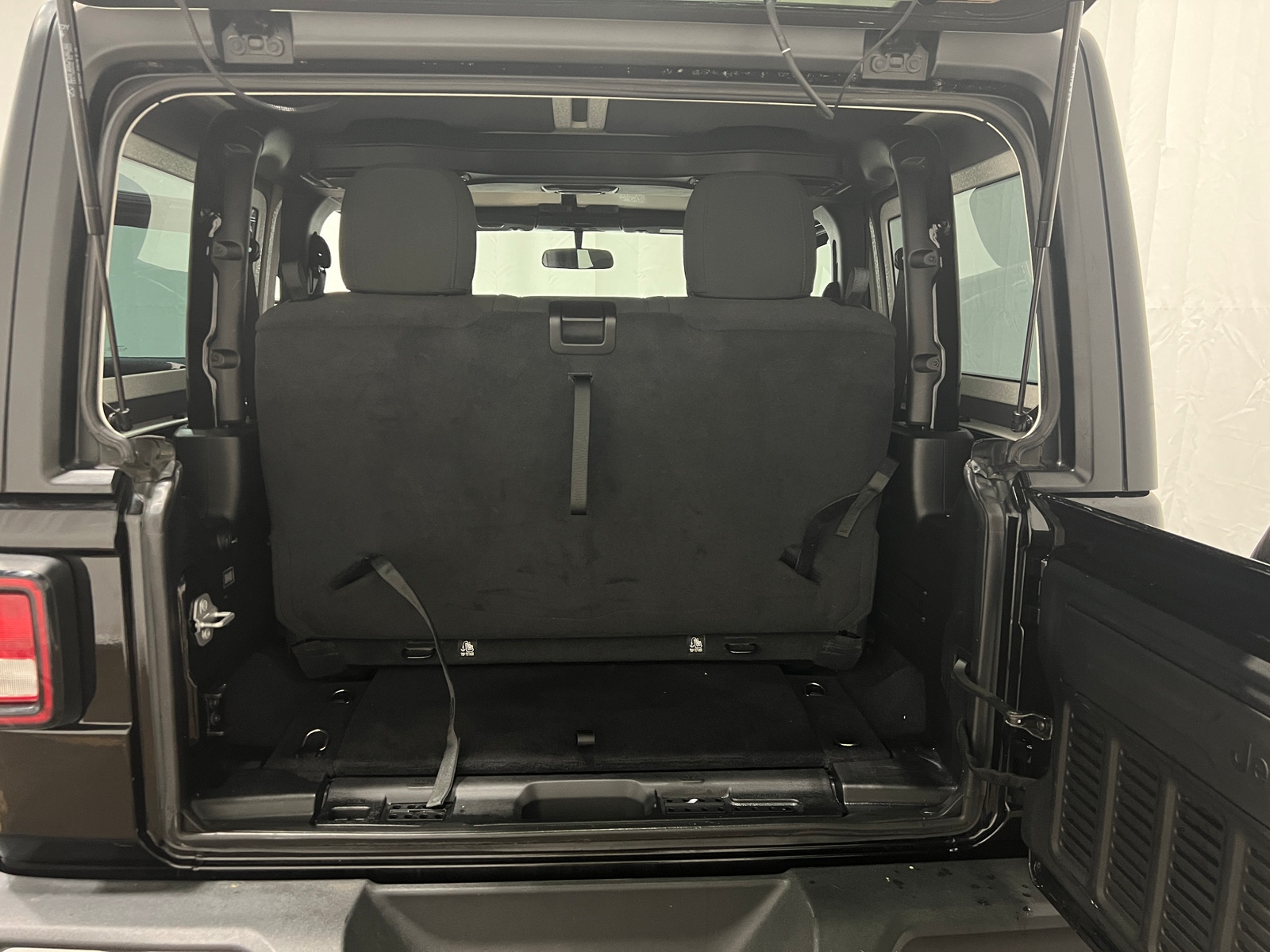 Thumbnail: 2020 Jeep Wrangler - 7