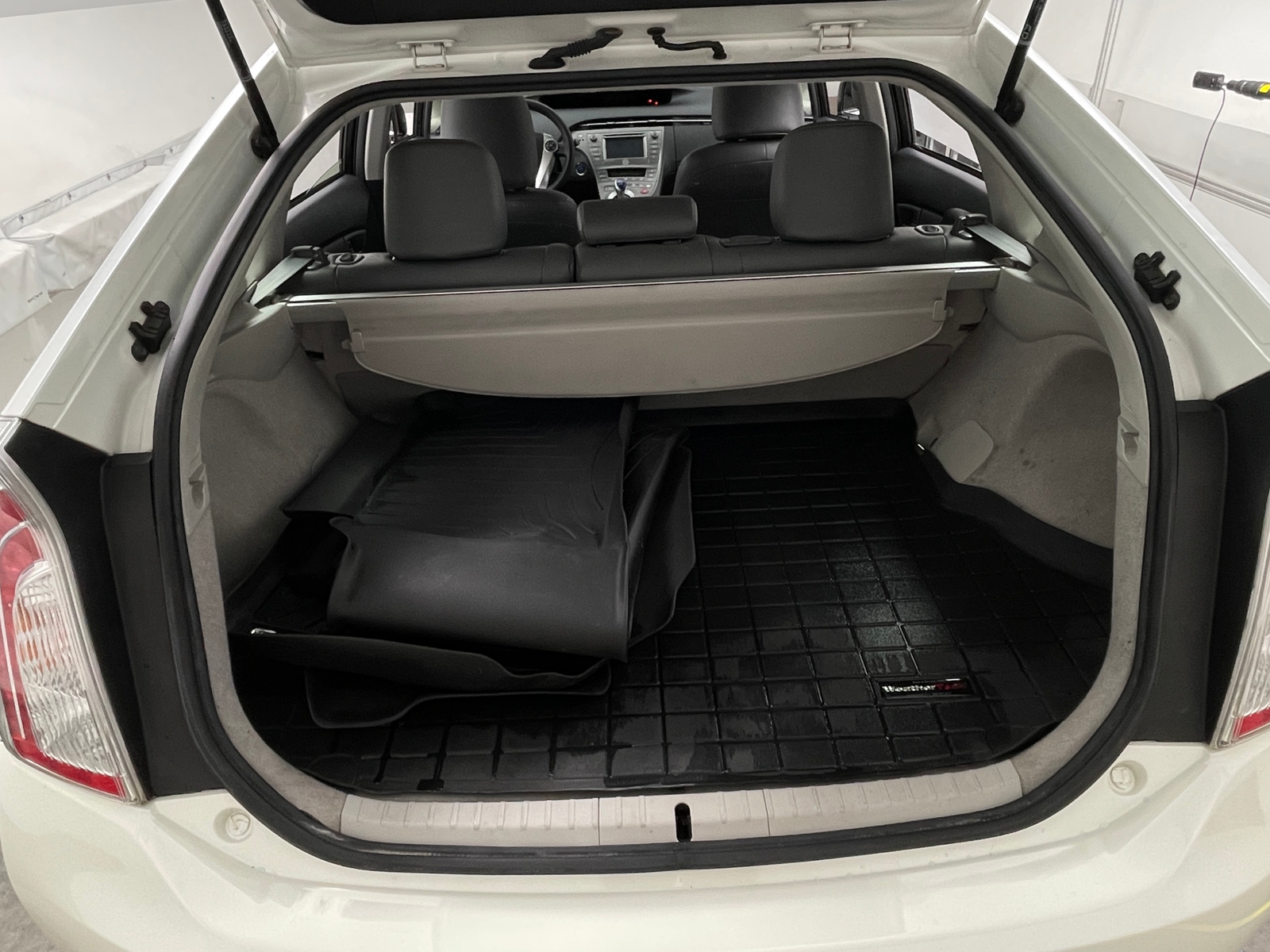 Thumbnail: 2015 Toyota Prius - 6