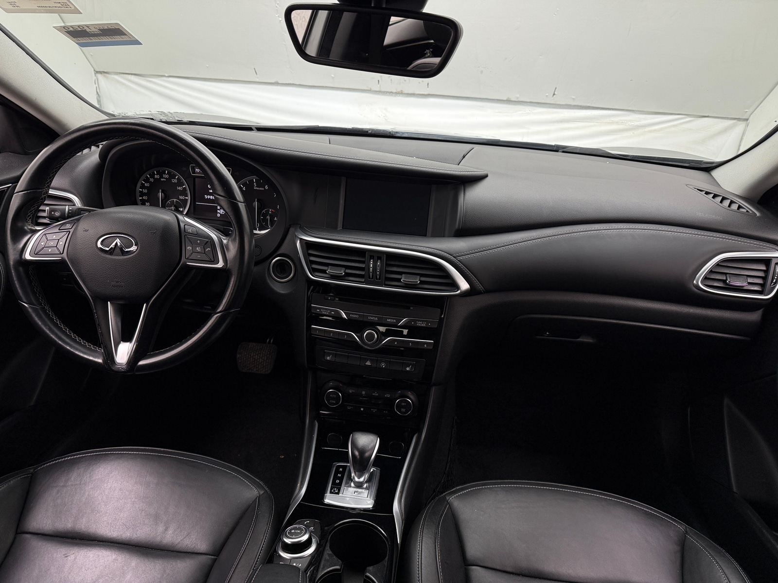 Thumbnail: 2018 INFINITI QX30 - 2