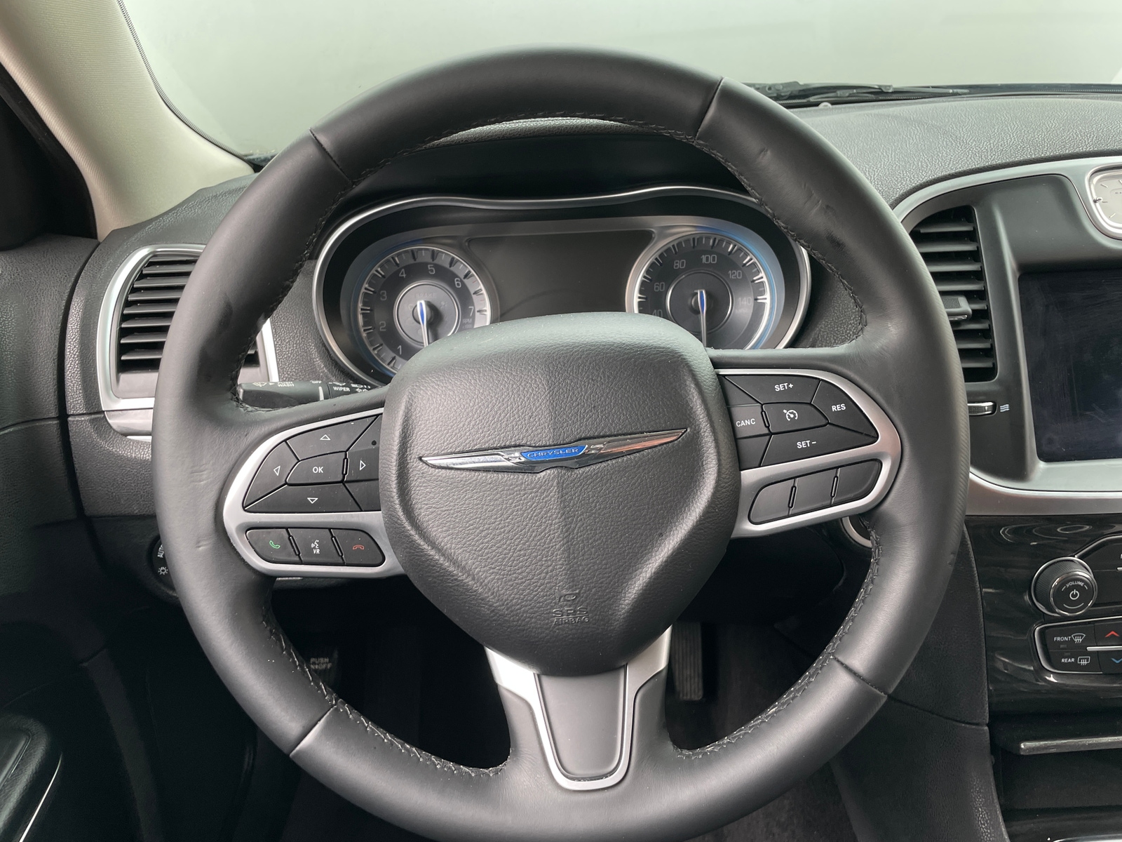 Thumbnail: 2018 Chrysler 300 - 5