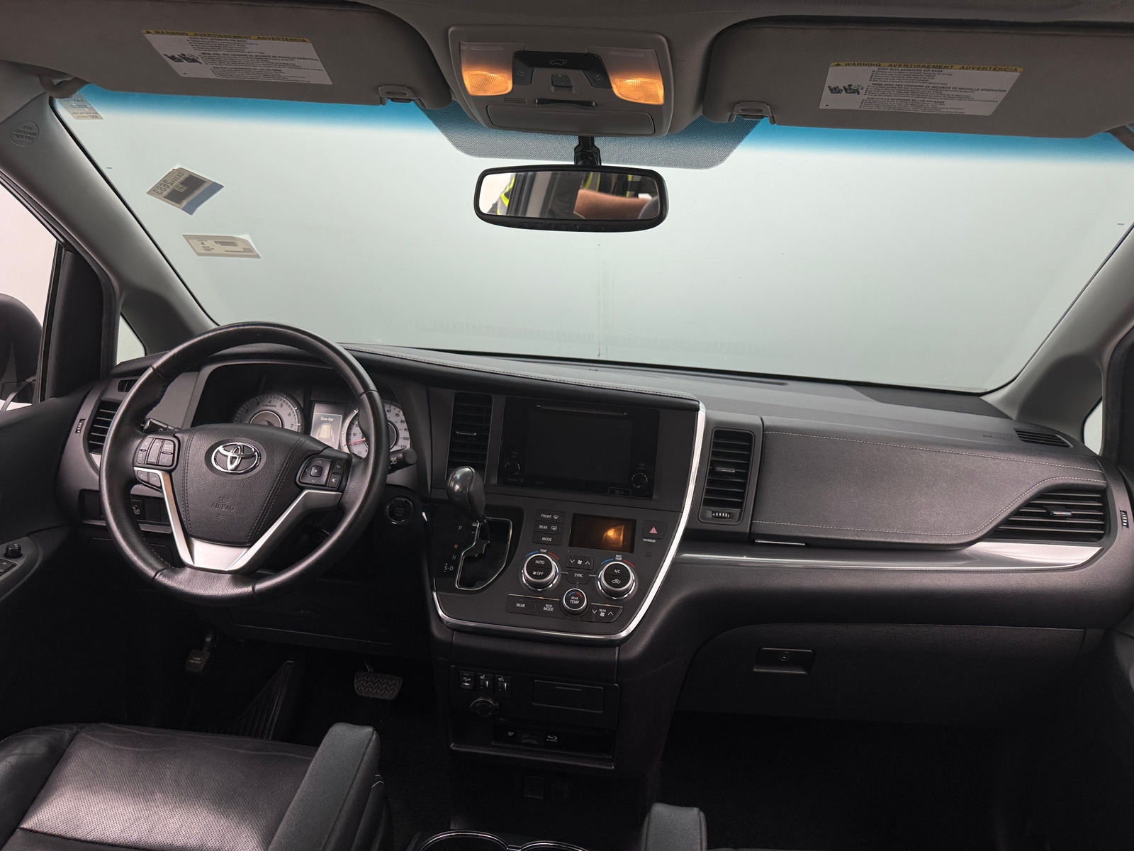 Thumbnail: 2017 Toyota Sienna - 2