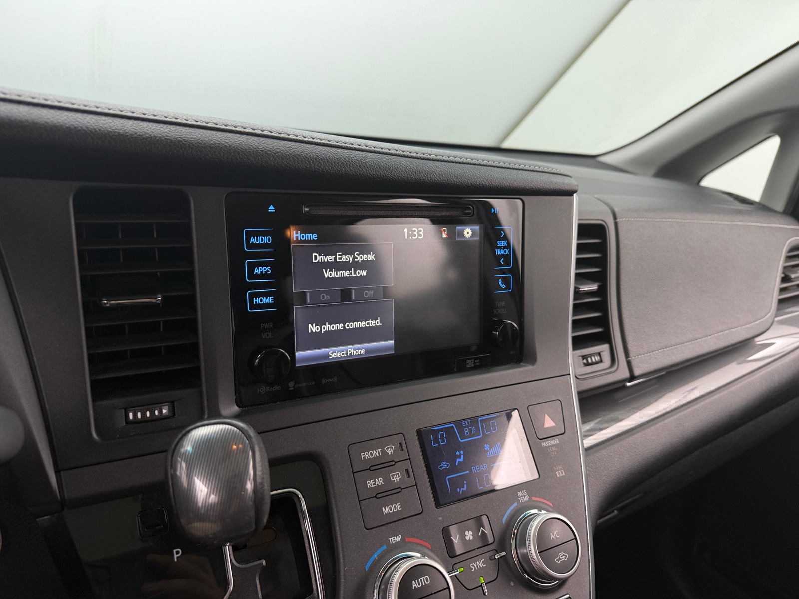 Thumbnail: 2017 Toyota Sienna - 3