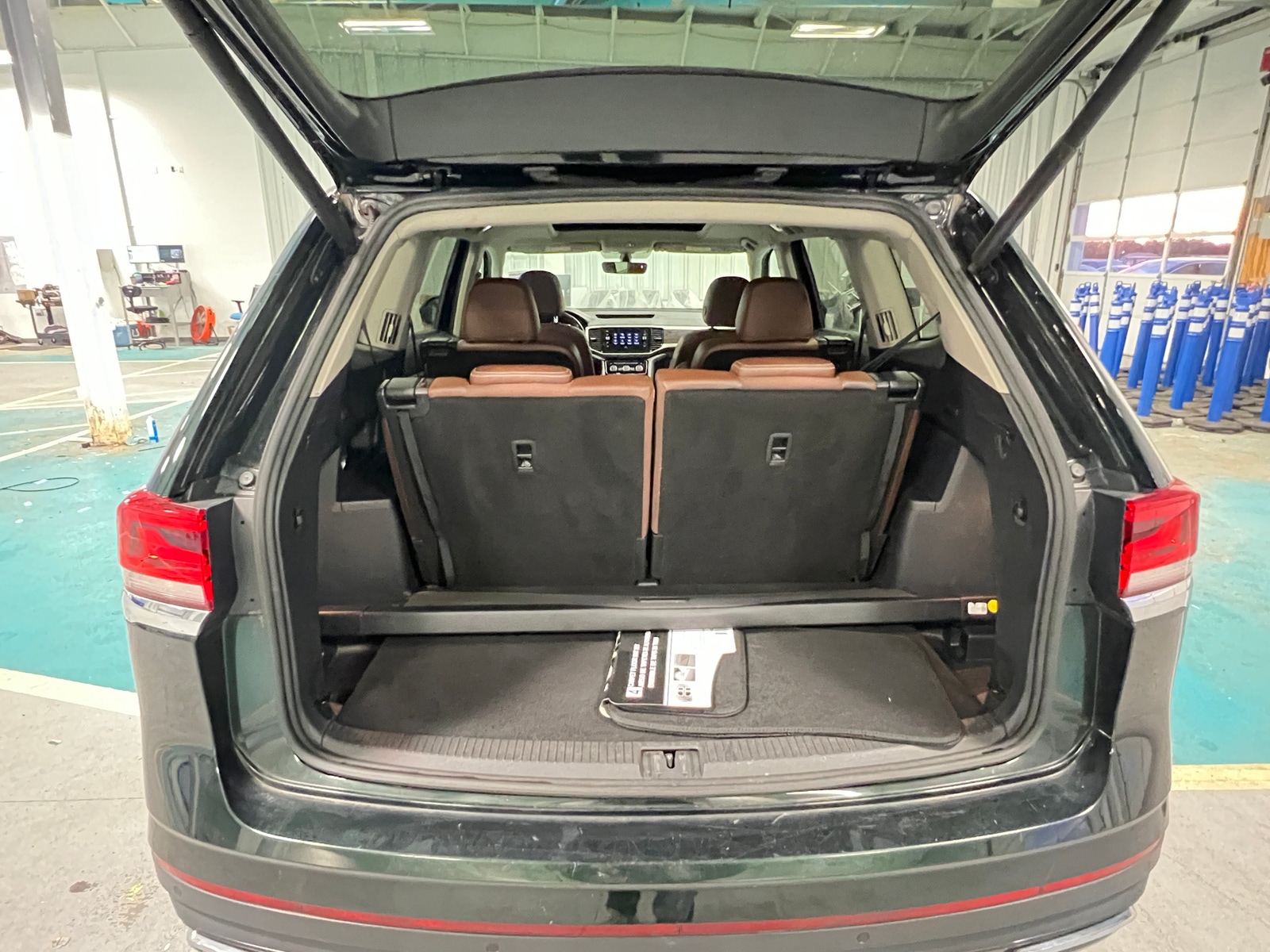 Thumbnail: 2022 Volkswagen Atlas - 6