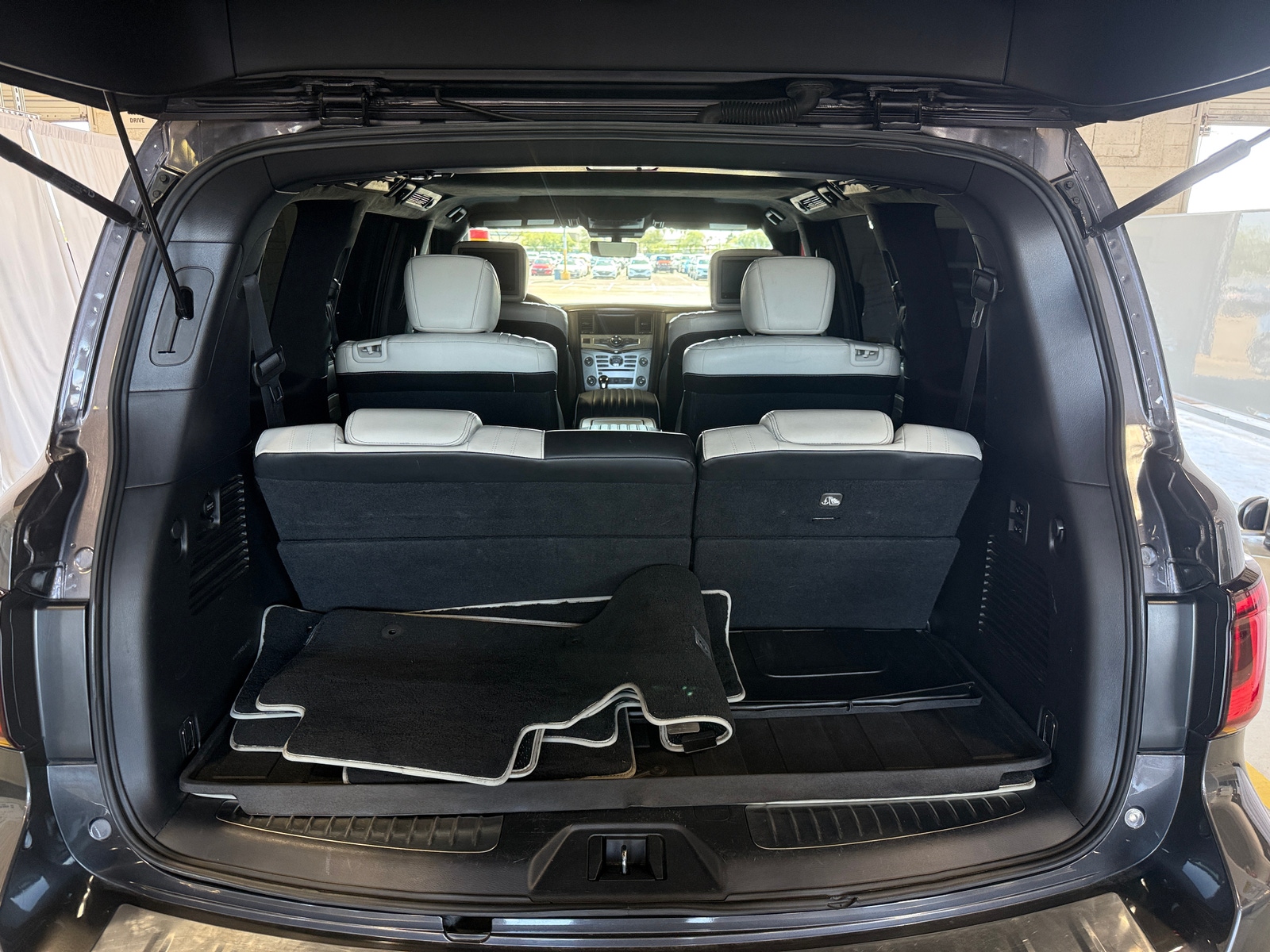 Thumbnail: 2019 INFINITI QX80 - 6