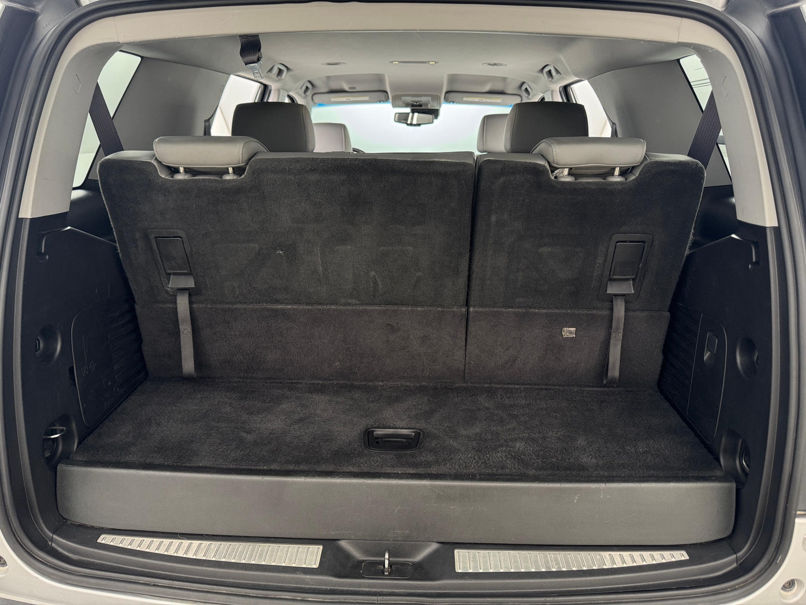 Thumbnail: 2017 Chevrolet Tahoe - 6