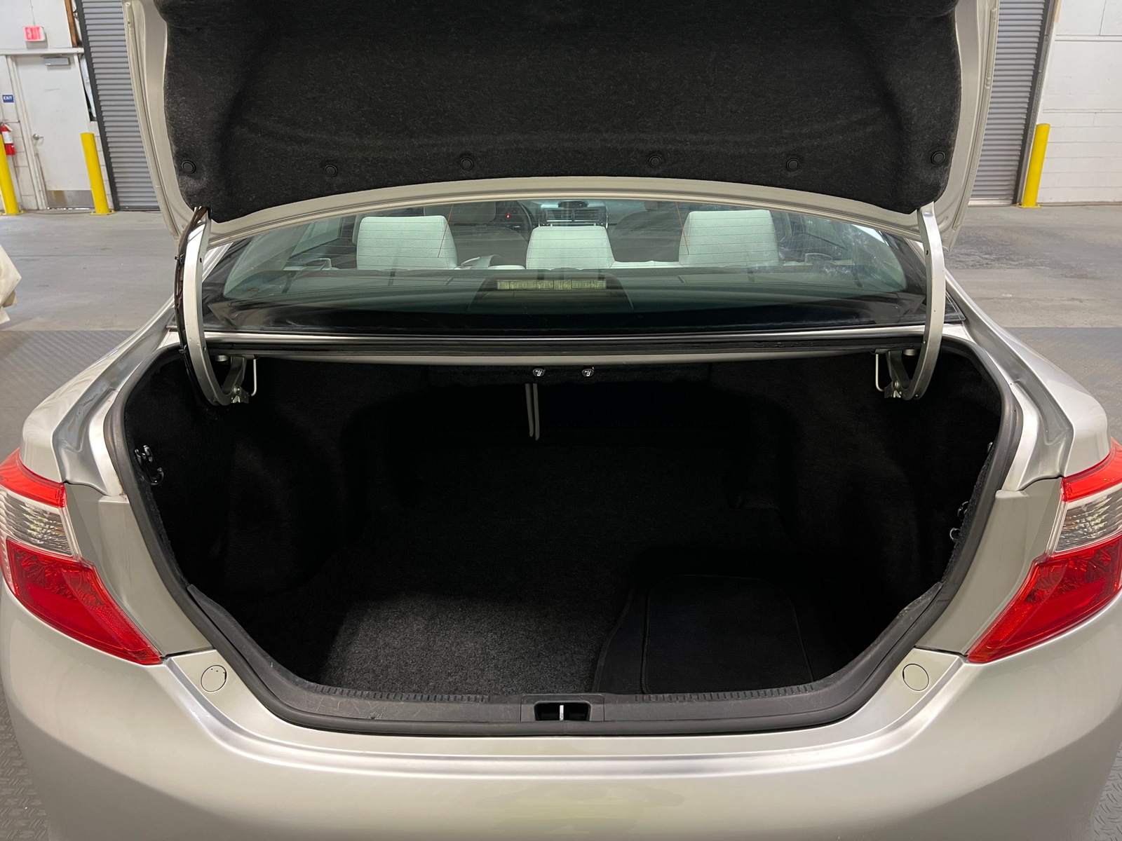 Thumbnail: 2012 Toyota Camry - 7