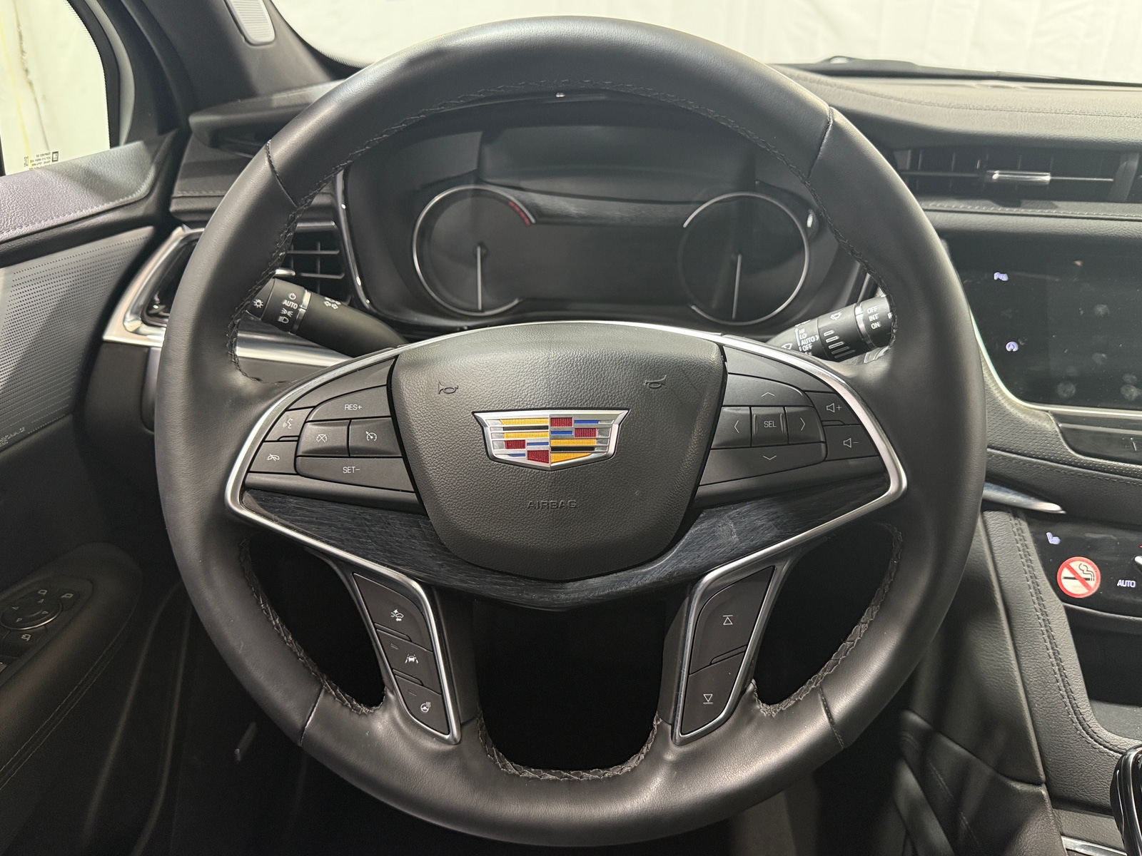 Thumbnail: 2025 Cadillac XT5 - 4