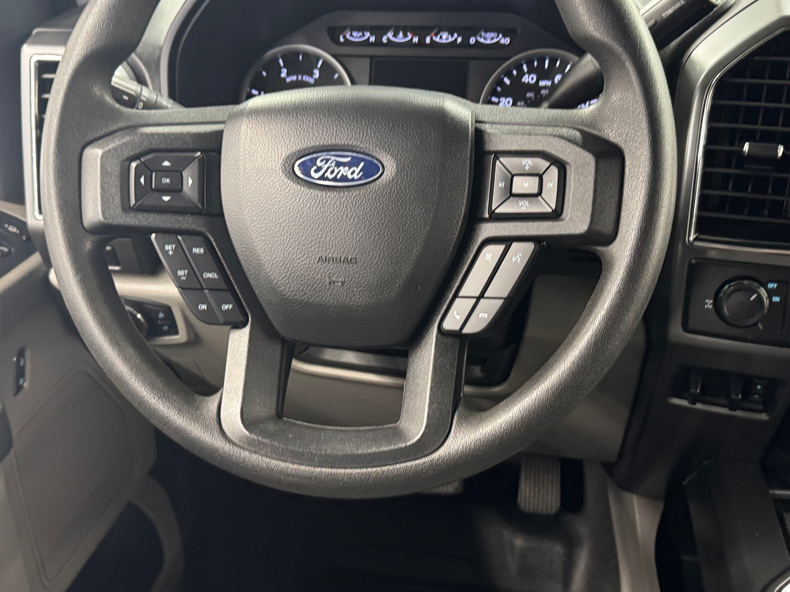 Thumbnail: 2019 Ford Econoline - 5