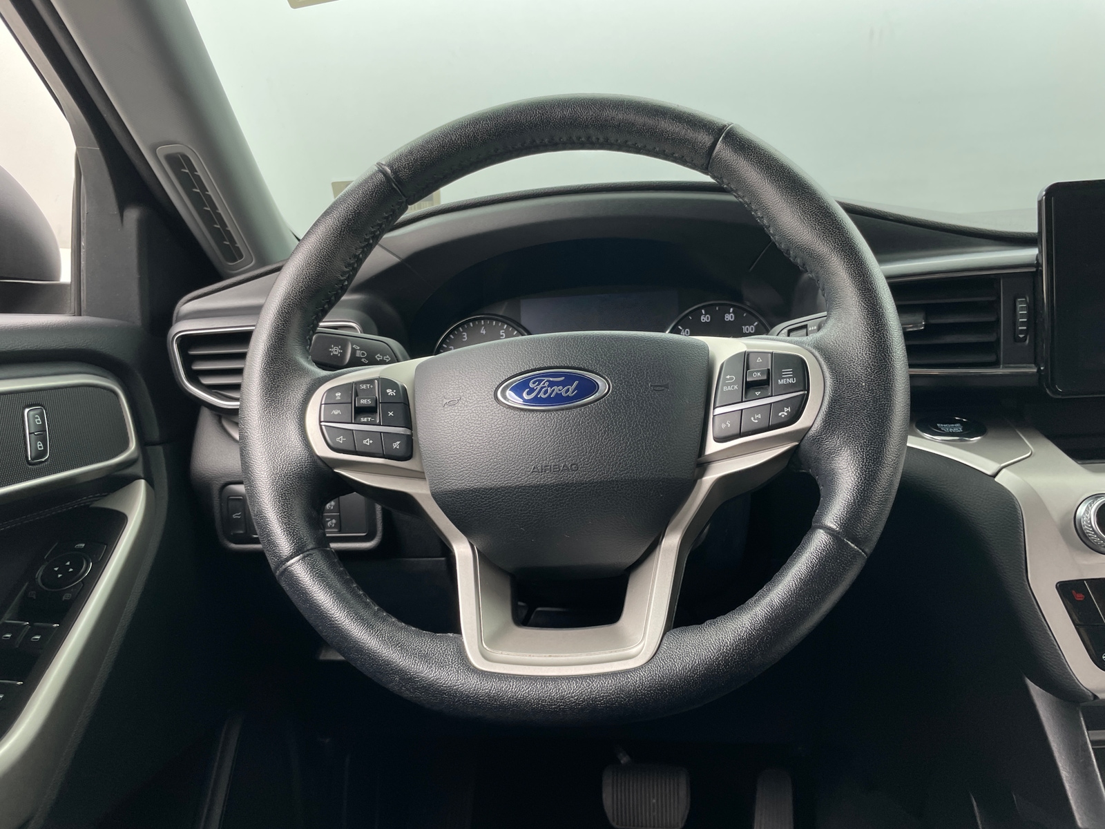 Thumbnail: 2021 Ford Explorer - 4