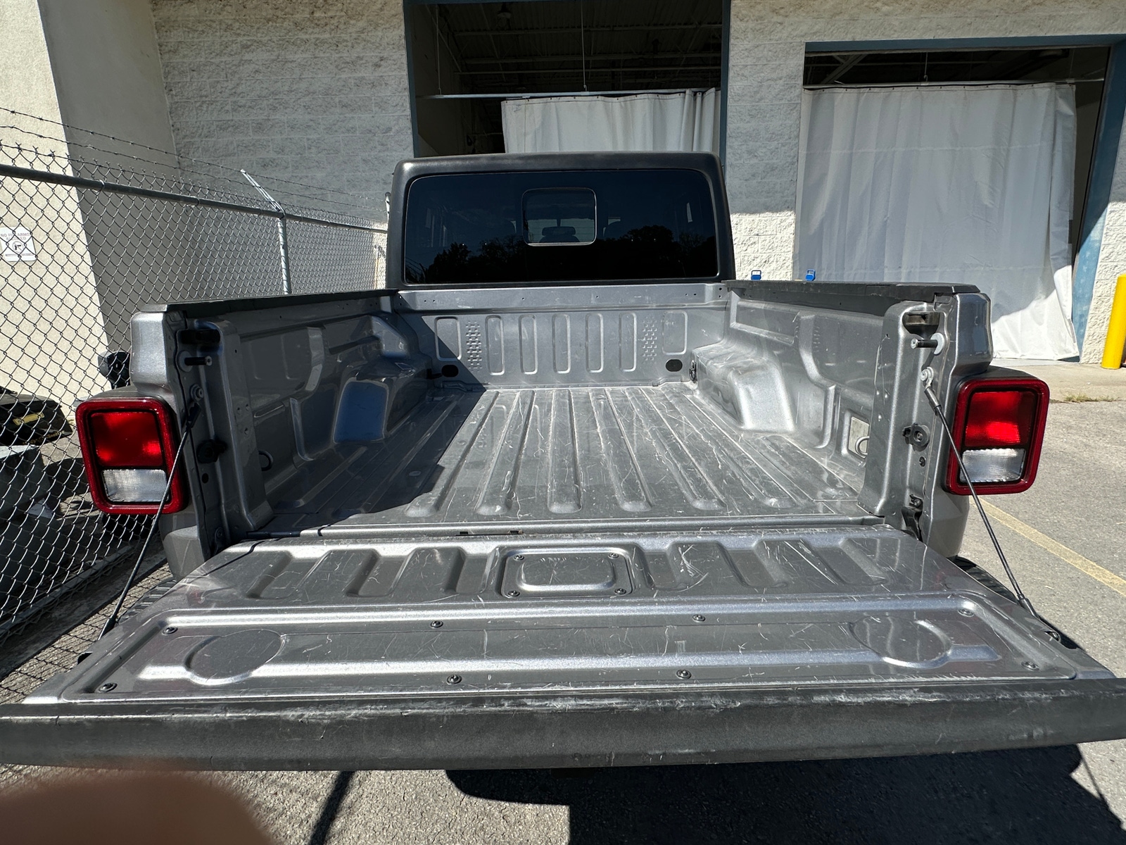 Thumbnail: 2020 Jeep Gladiator - 7