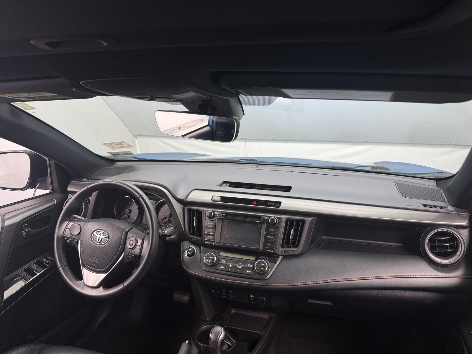 Thumbnail: 2018 Toyota RAV4 - 2