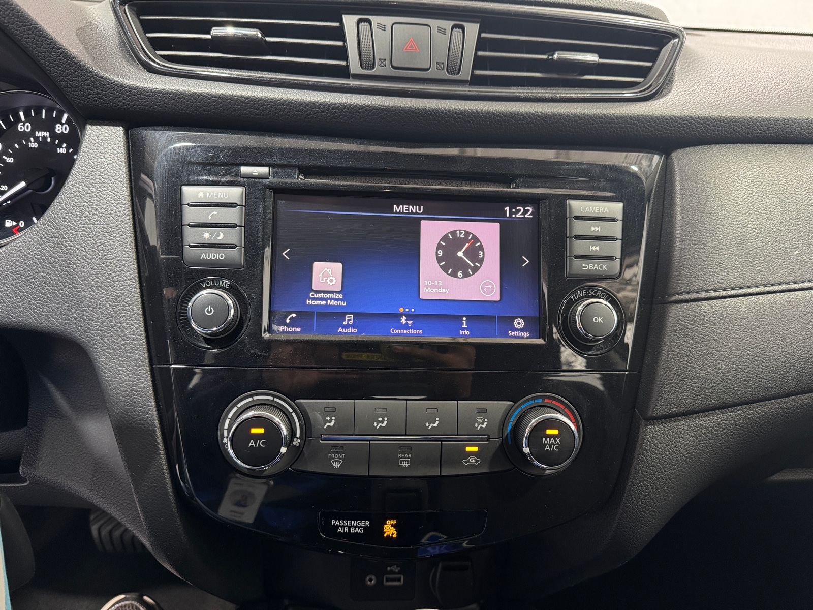Thumbnail: 2018 Nissan Rogue - 4