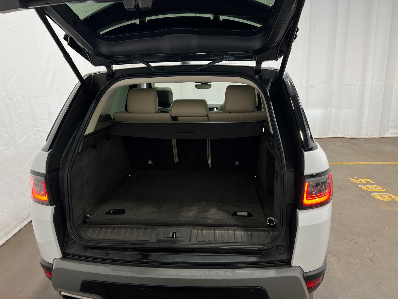 Thumbnail: 2021 Land Rover Range Rover Sport - 6