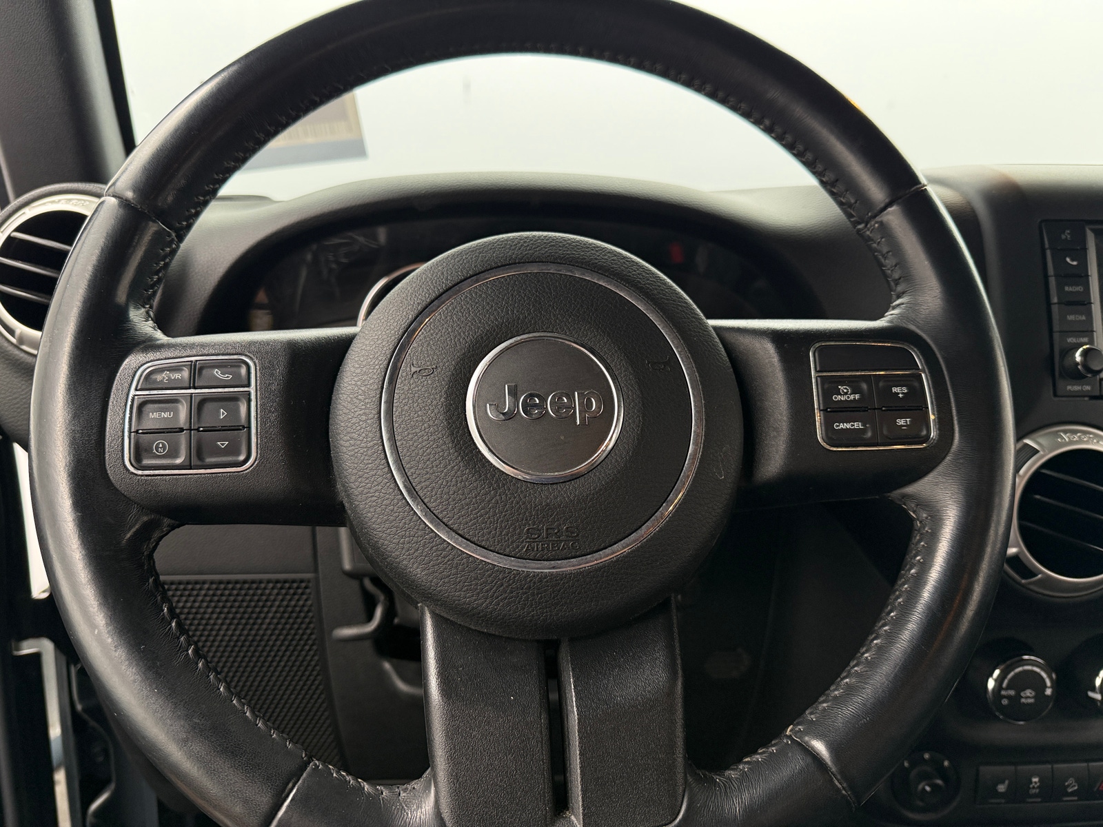 Thumbnail: 2017 Jeep Wrangler - 5
