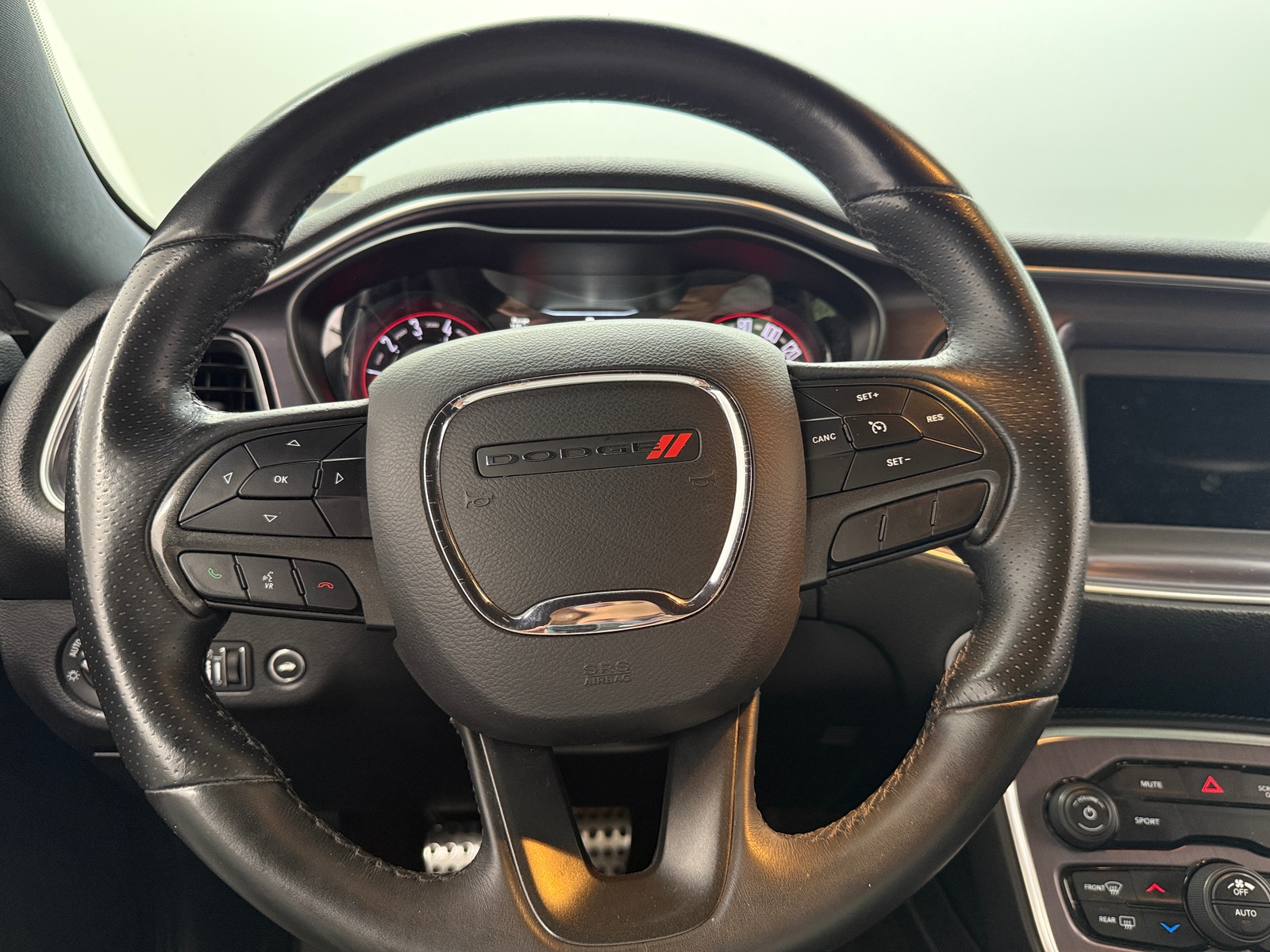 Thumbnail: 2017 Dodge Challenger - 4