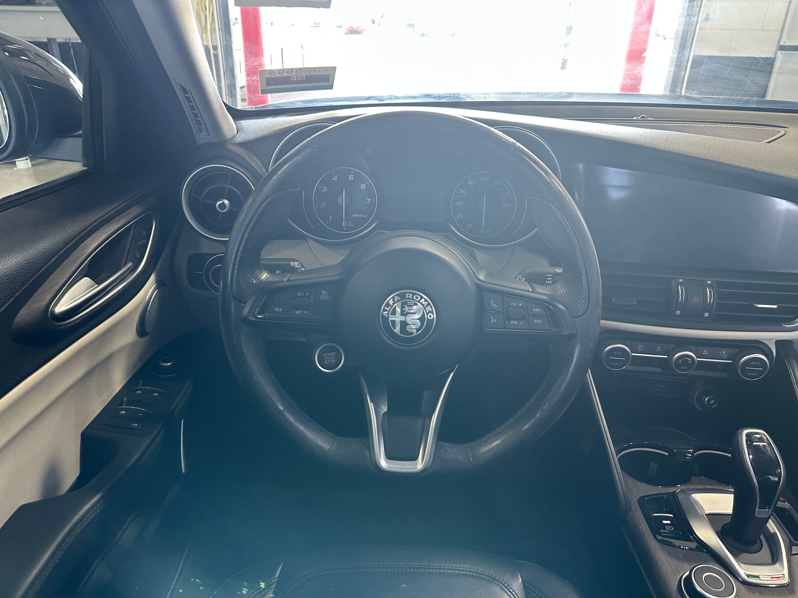 Thumbnail: 2020 Alfa Romeo Giulia - 4