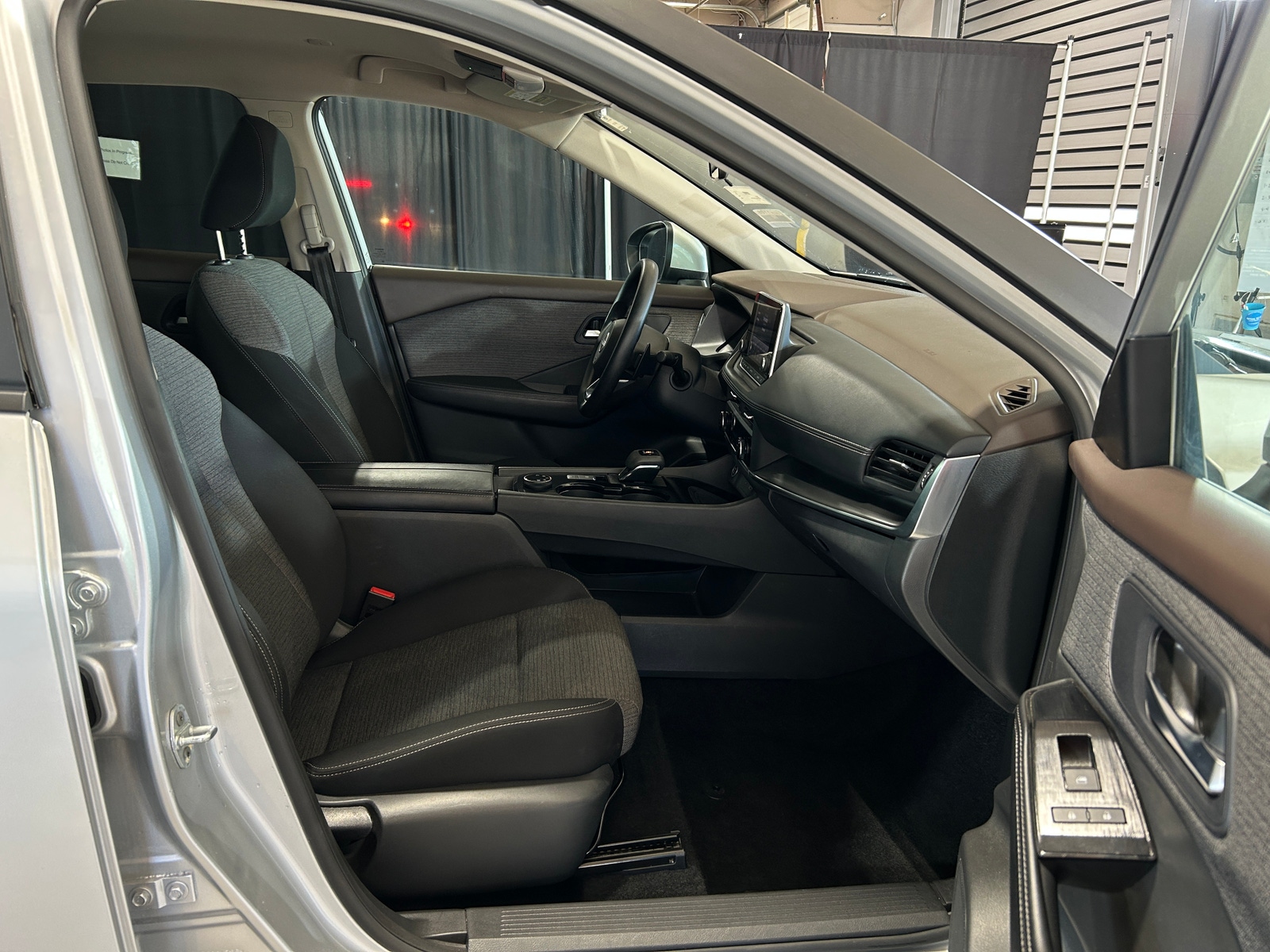 Thumbnail: 2023 Nissan Rogue - 2