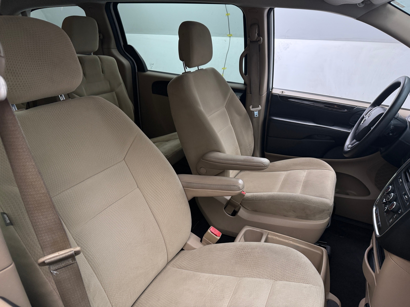 Thumbnail: 2015 Dodge Grand Caravan - 2