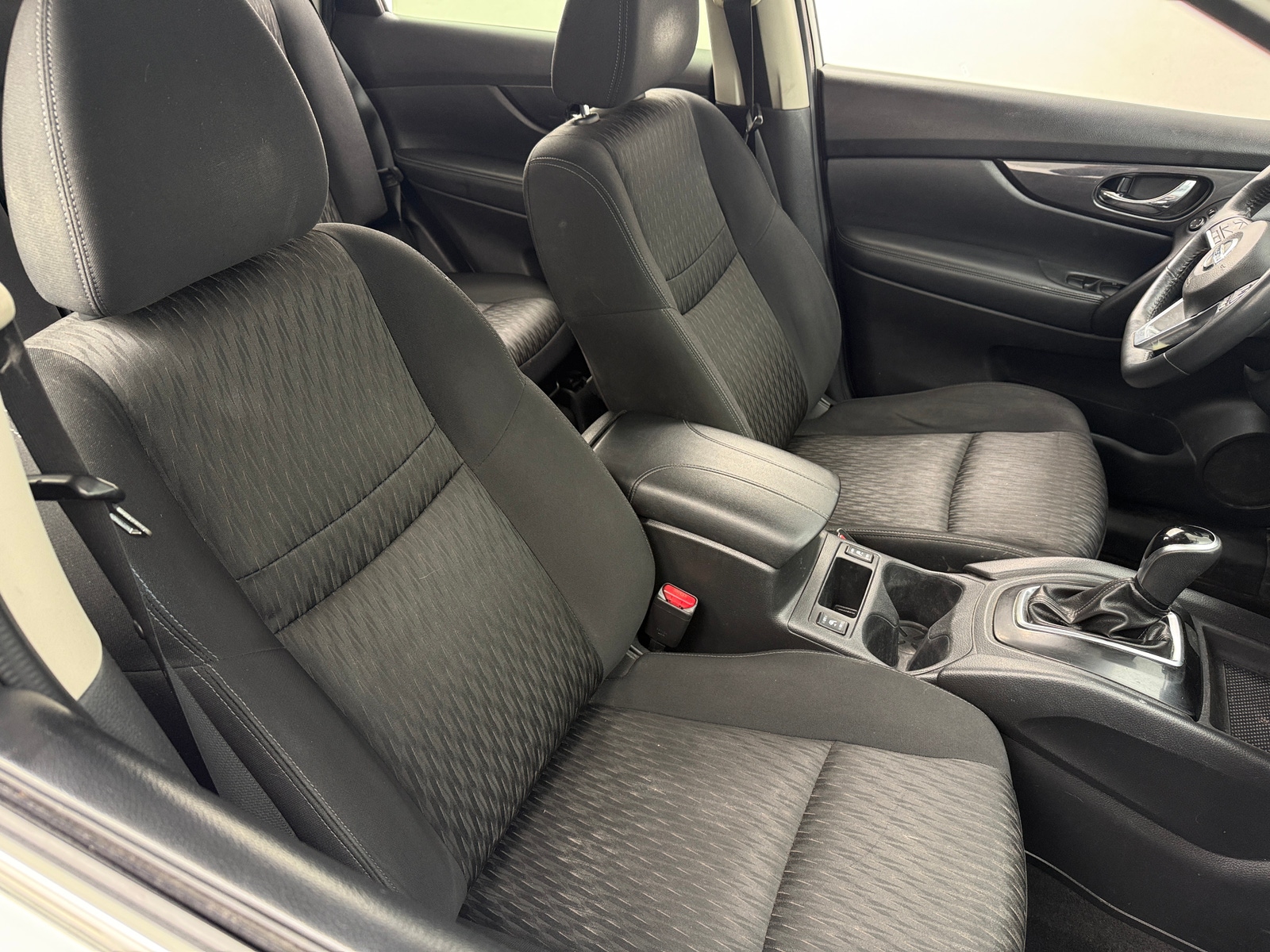 Thumbnail: 2017 Nissan Rogue - 2