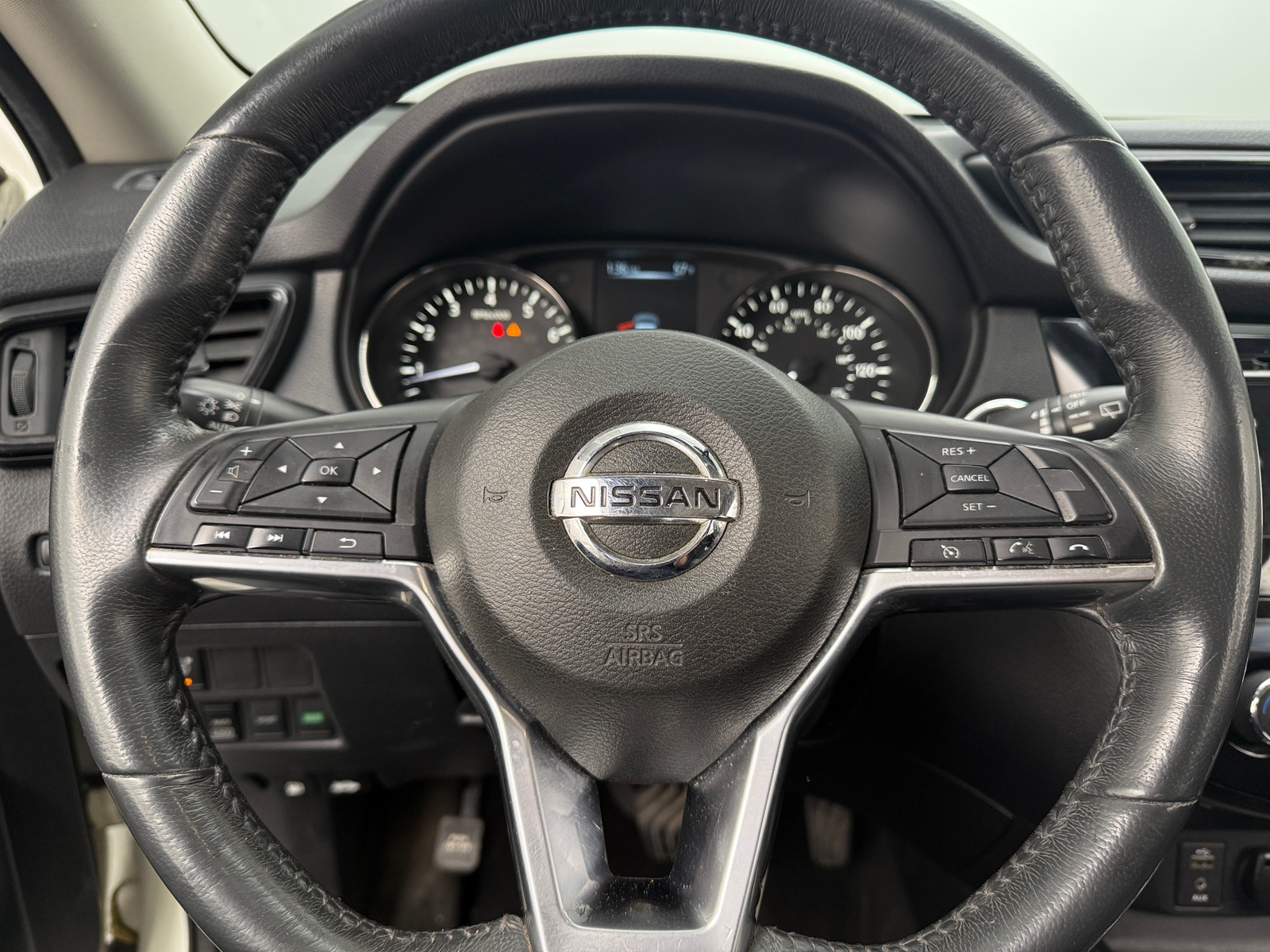 Thumbnail: 2017 Nissan Rogue - 5
