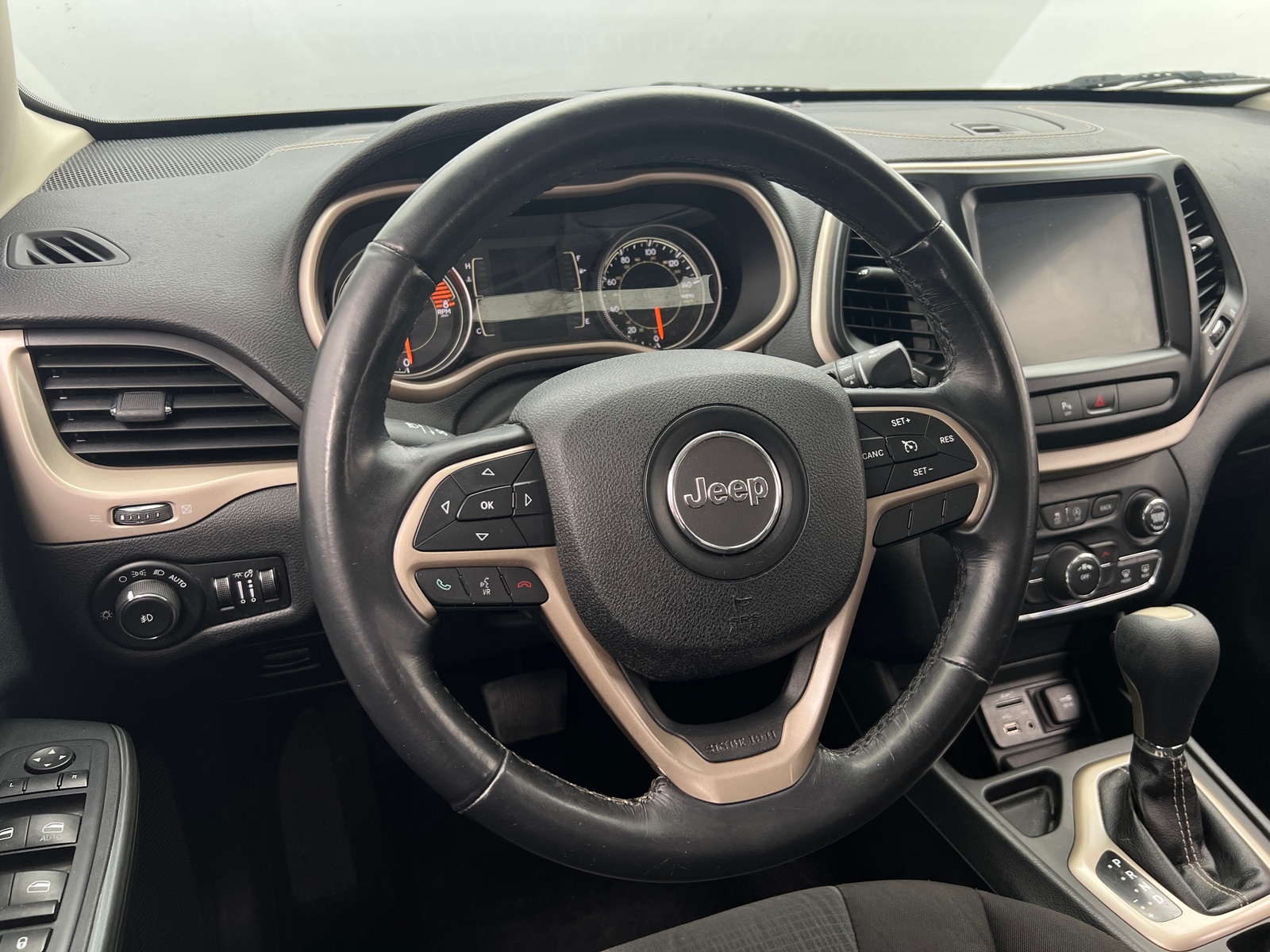 Thumbnail: 2016 Jeep Cherokee - 5